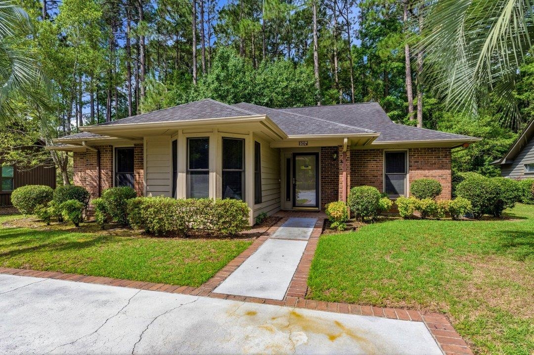 107 Mayberry Ln. — photo
