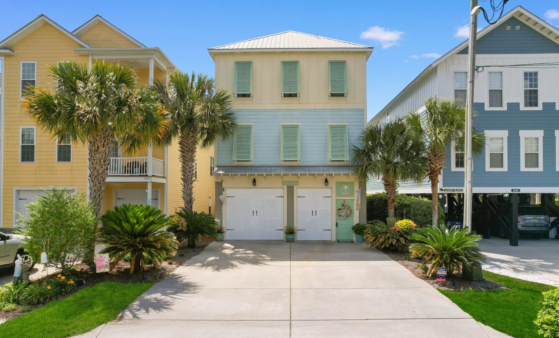 1605 N Dogwood Dr. — photo