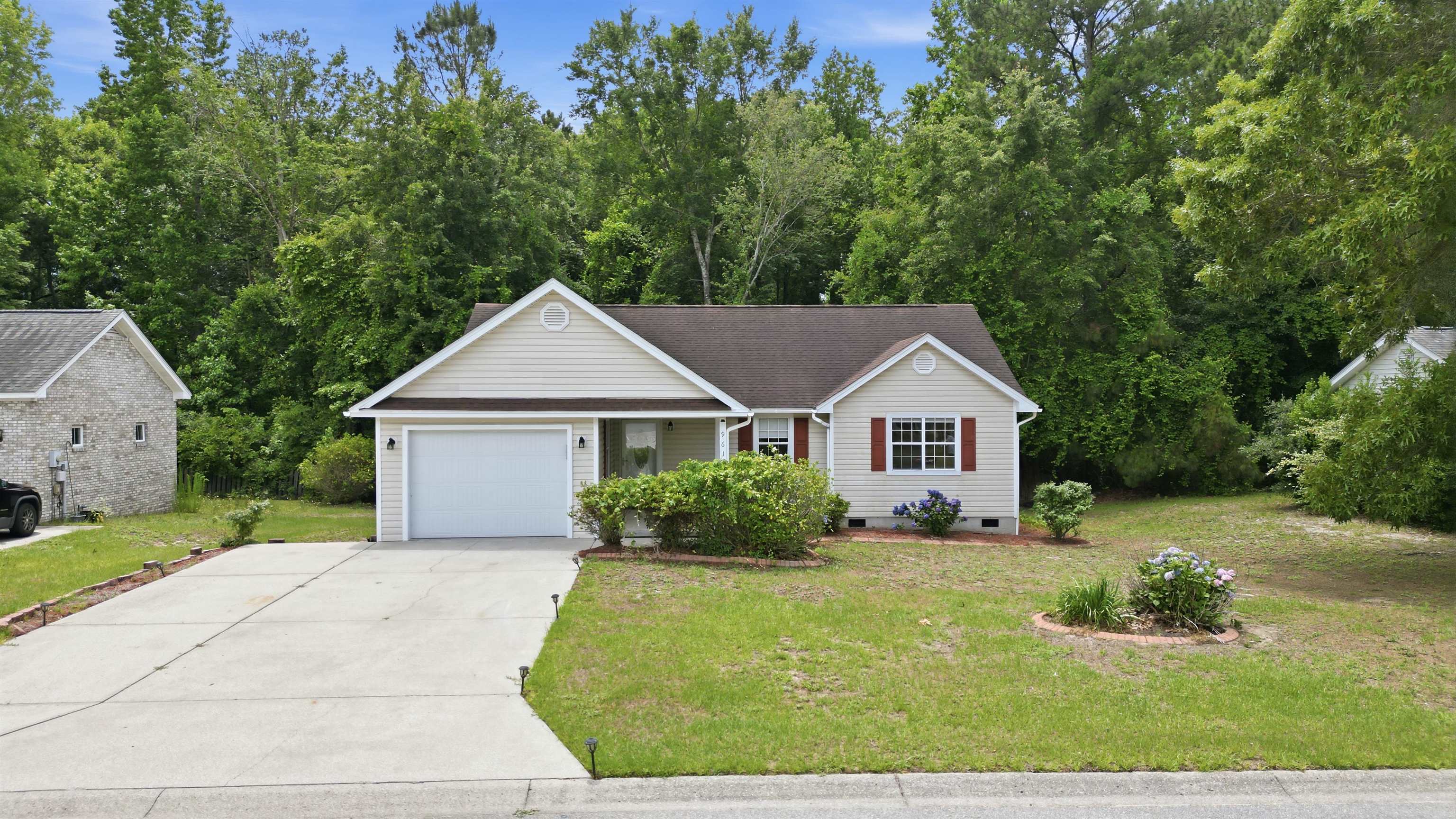 961 Castlewood Dr. — photo