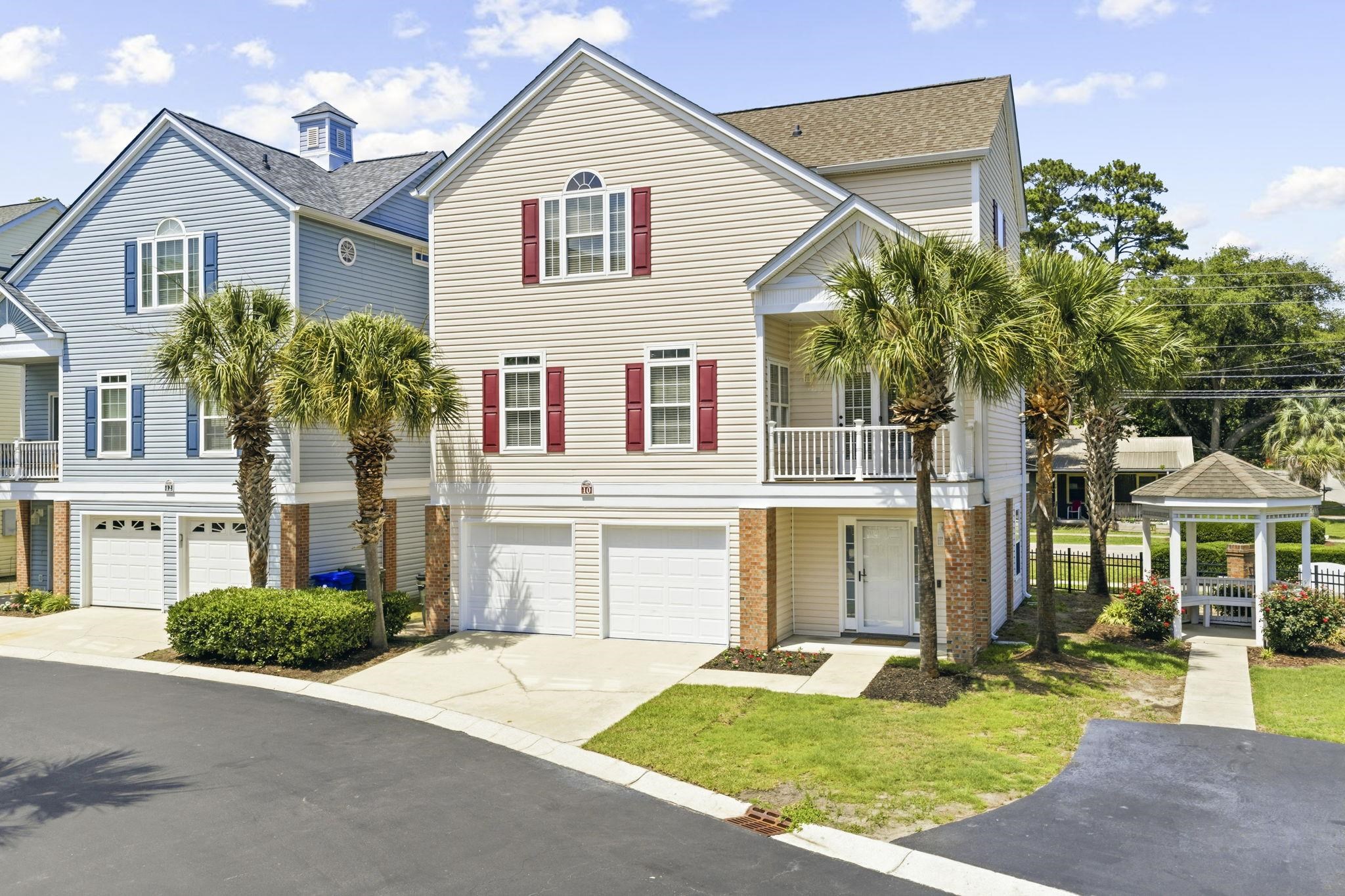 10 Palmas Dr. — photo