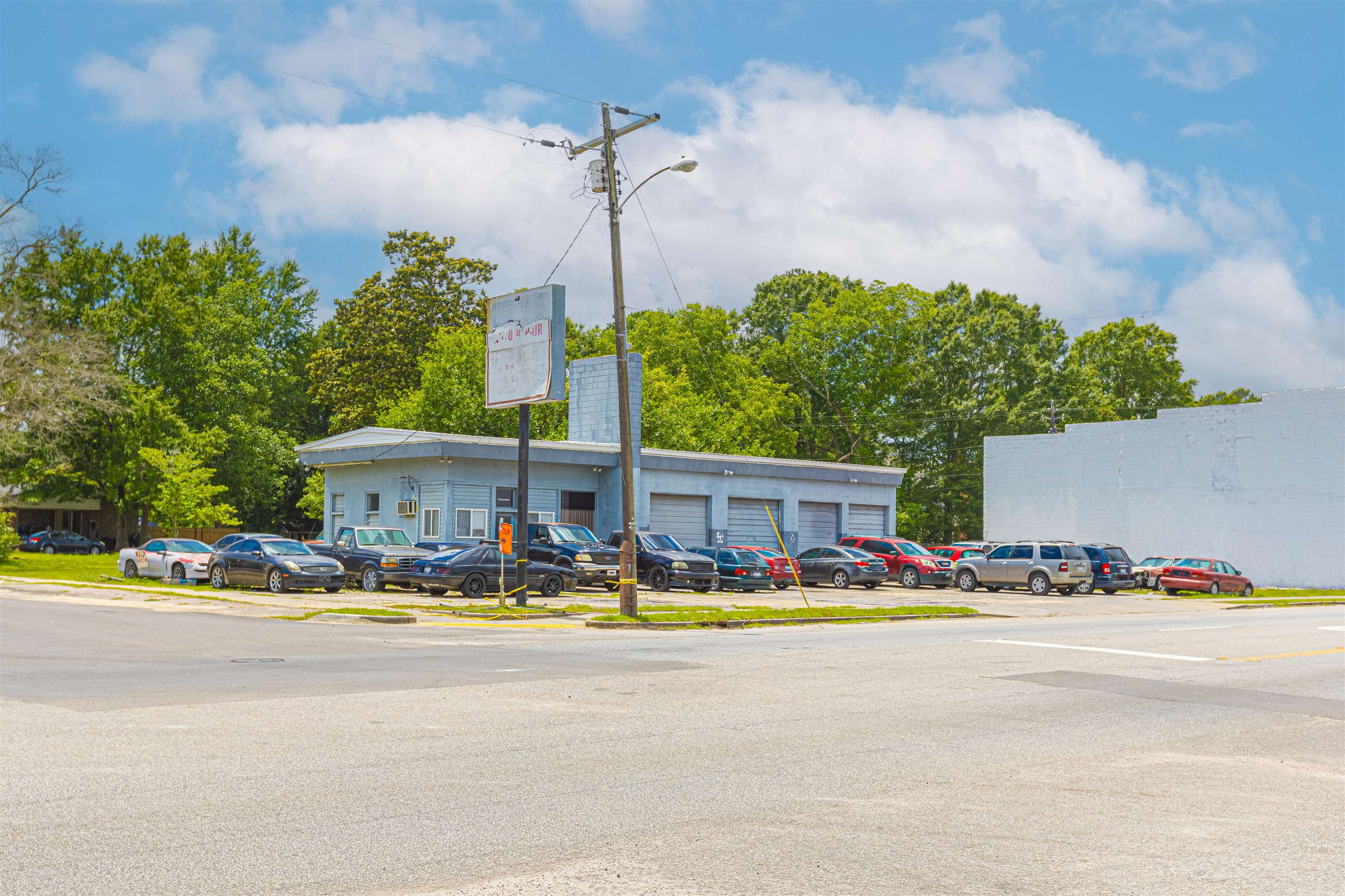 112 East Main St. — photo