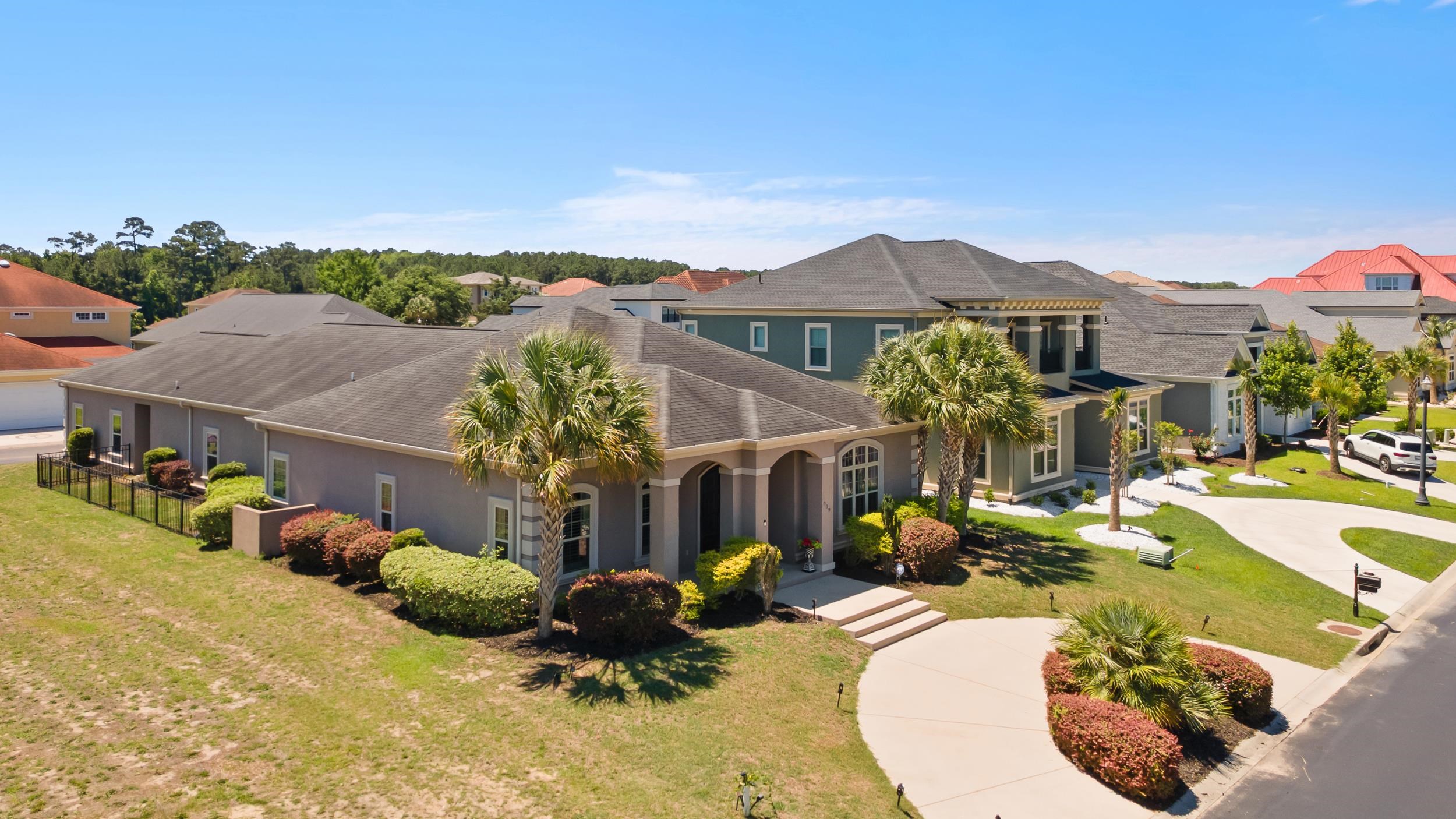 809 Bluffview Dr. — photo