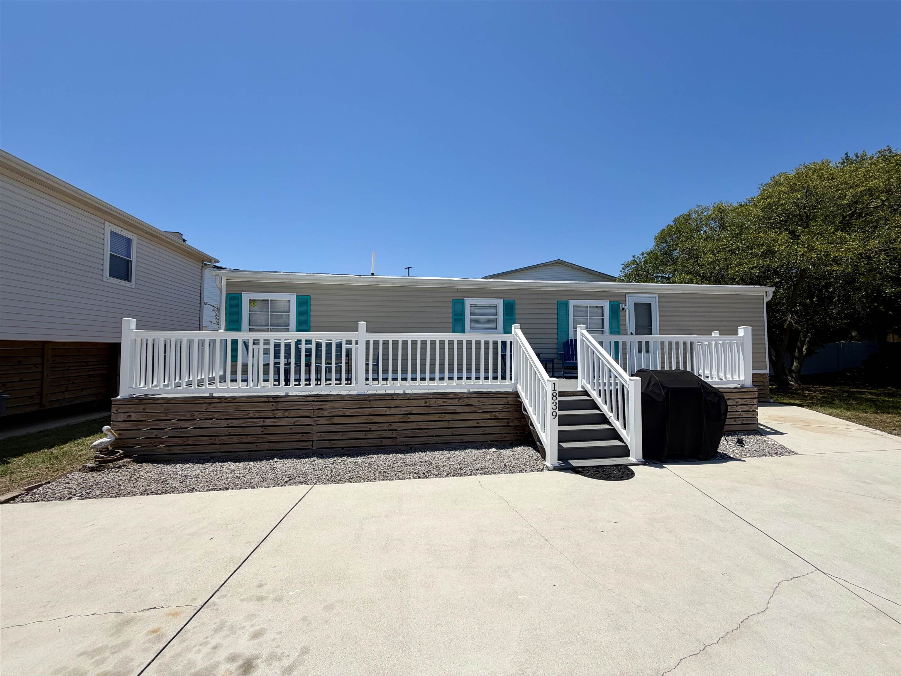 1839 Lark Dr. — photo