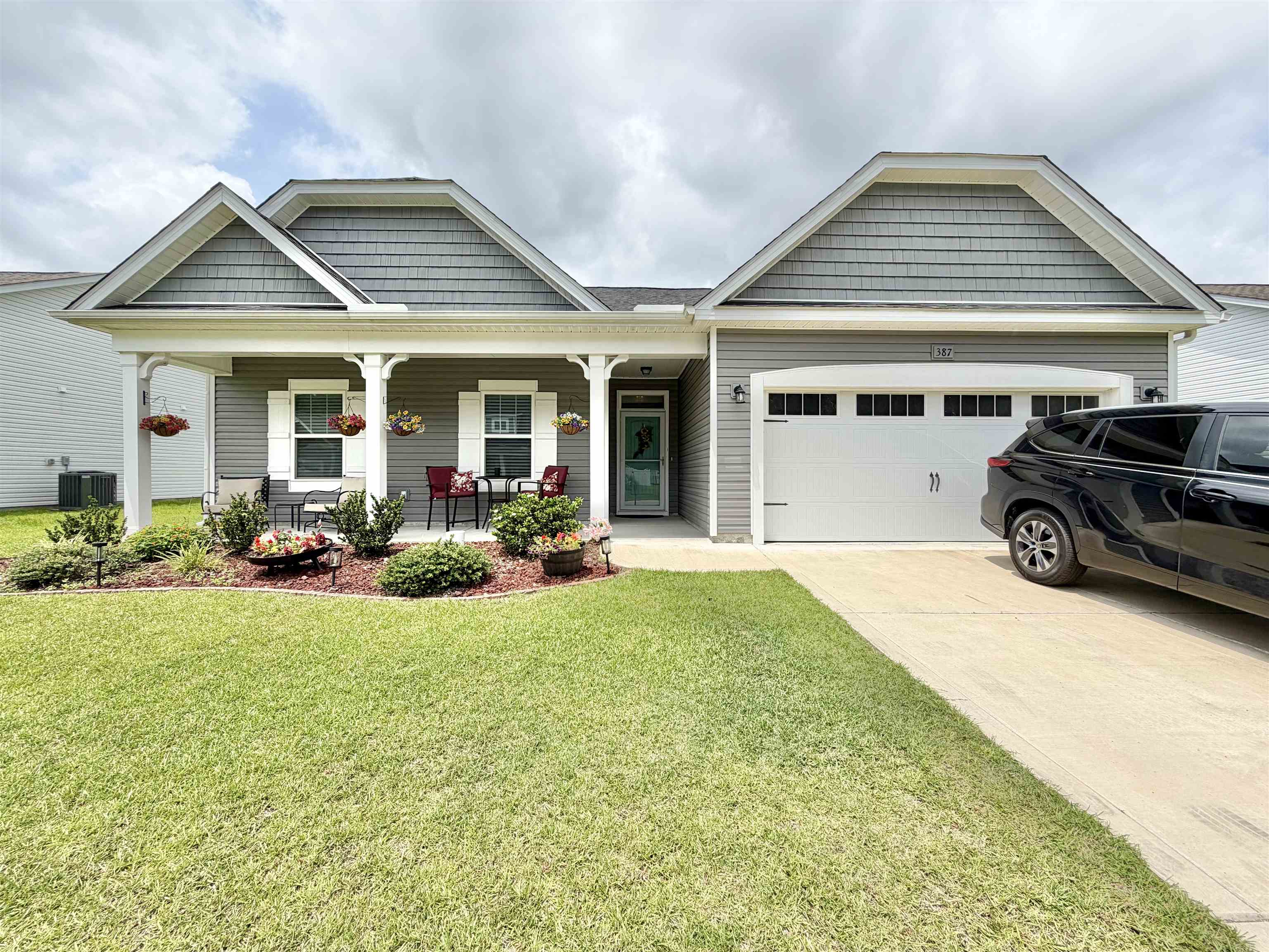 387 Dunbarton Ln. — photo