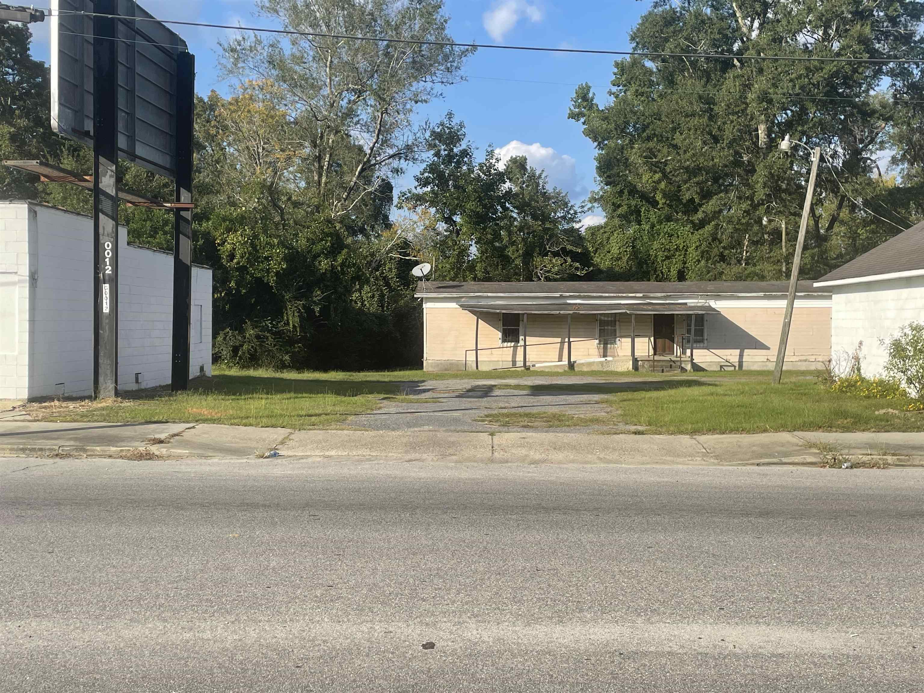 220 W Main St. — photo