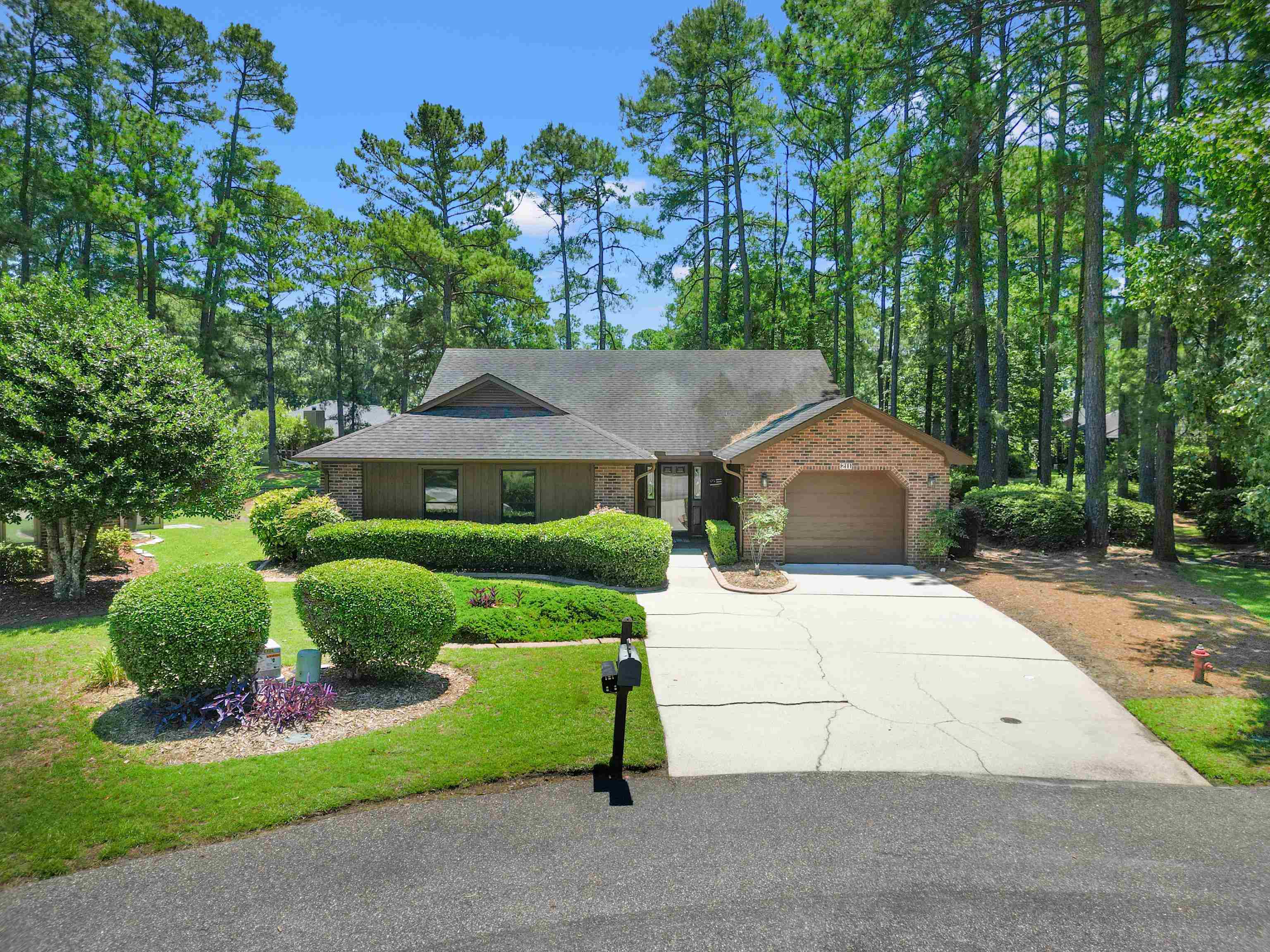 211 Butternut Circle — photo