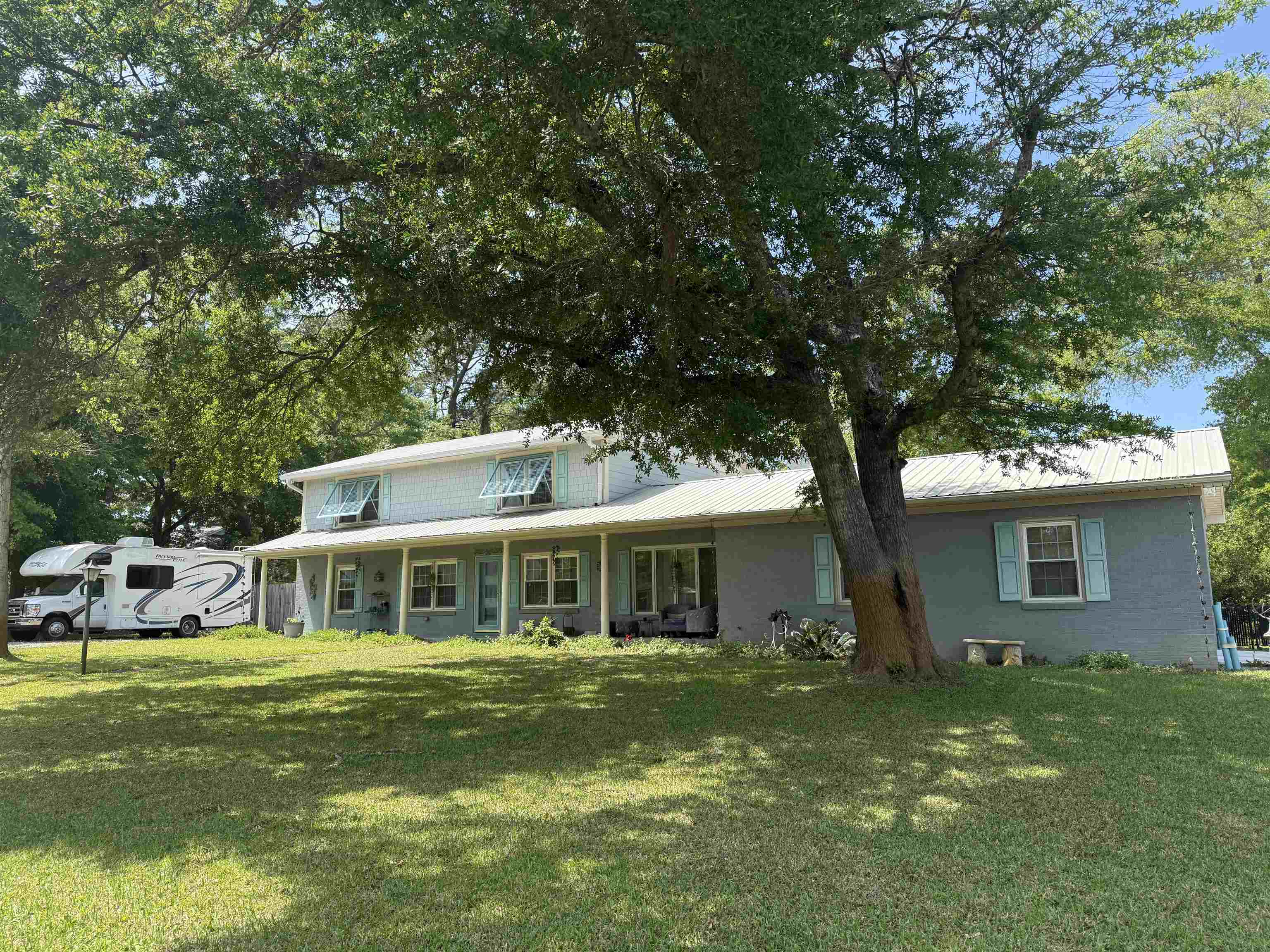 910 S Myrtle Dr. — photo