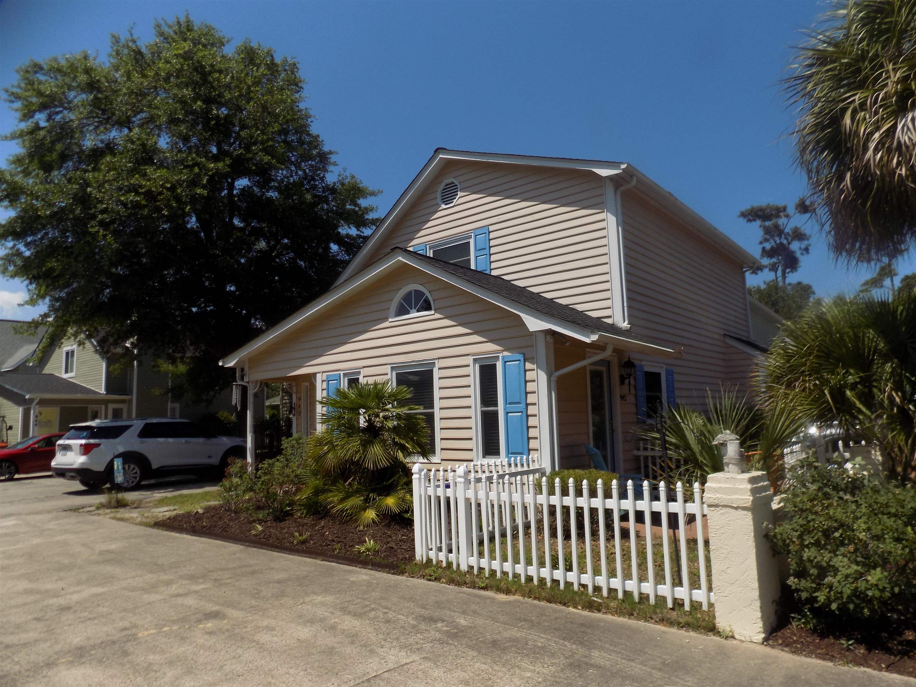 942 Tiffany Ln. — photo