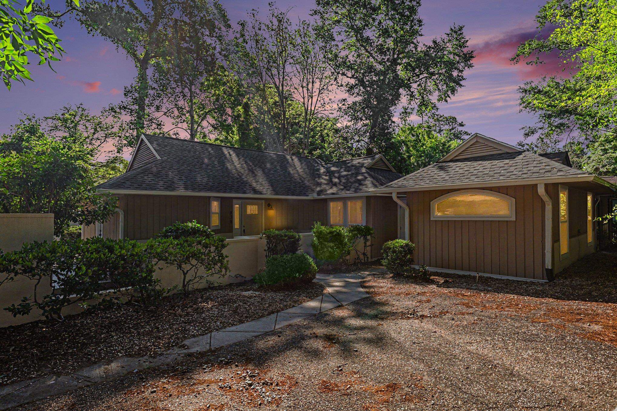 838 Heather Ln. — photo