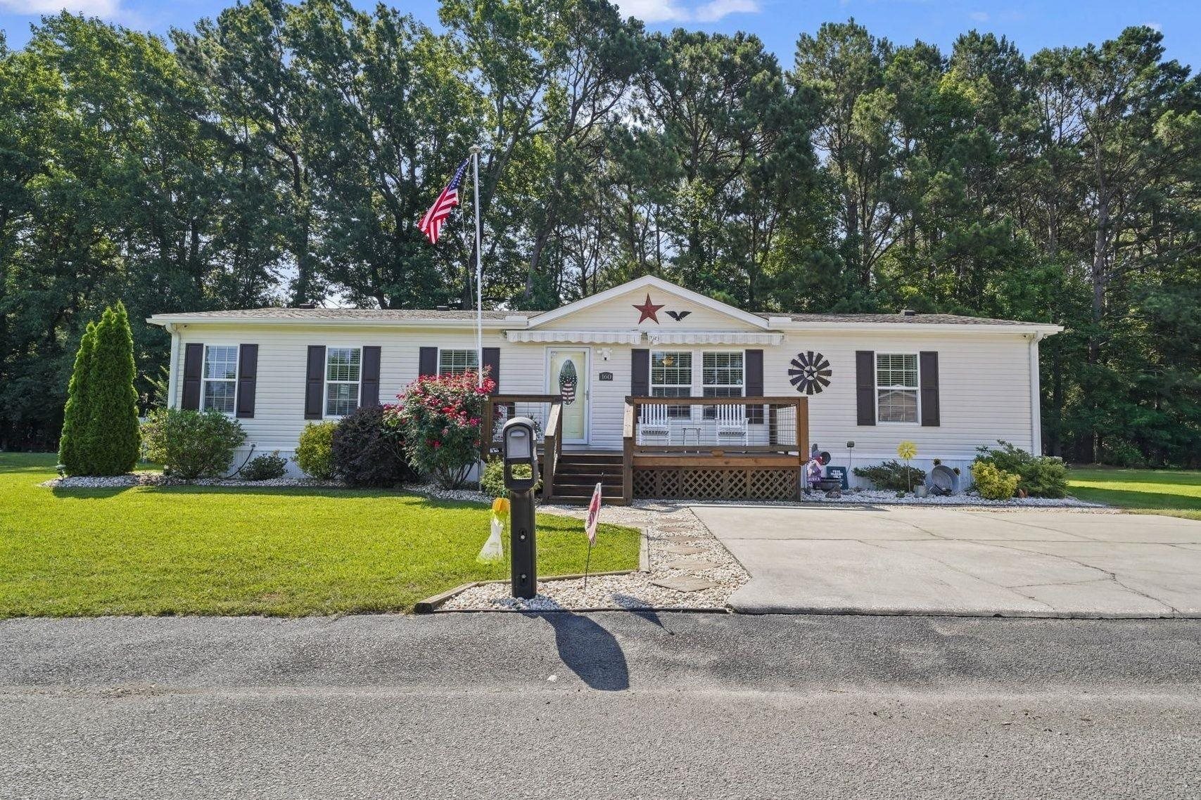 160 Nollie Rd. — photo