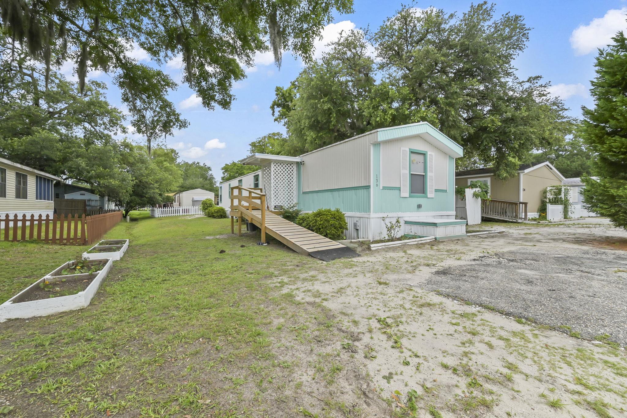 136 Crooked Island Circle — photo