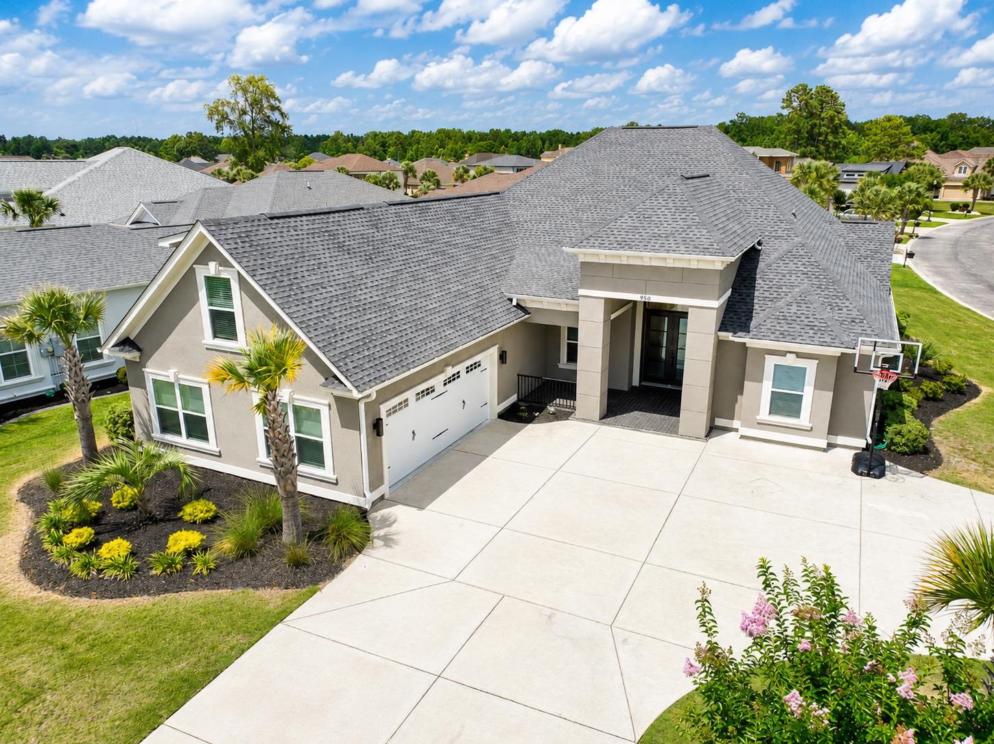 950 Bluffview Dr. — photo
