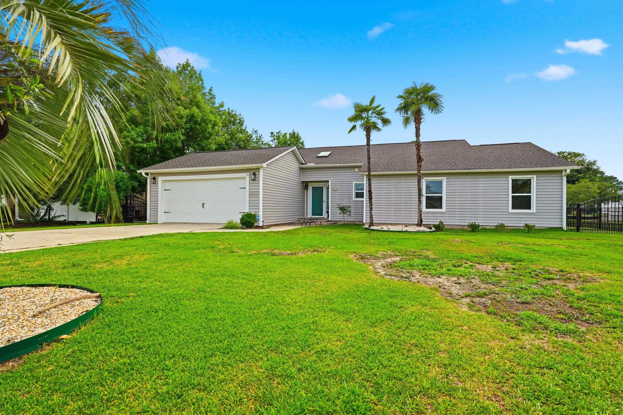 105 Saint Andrews Ct. — photo