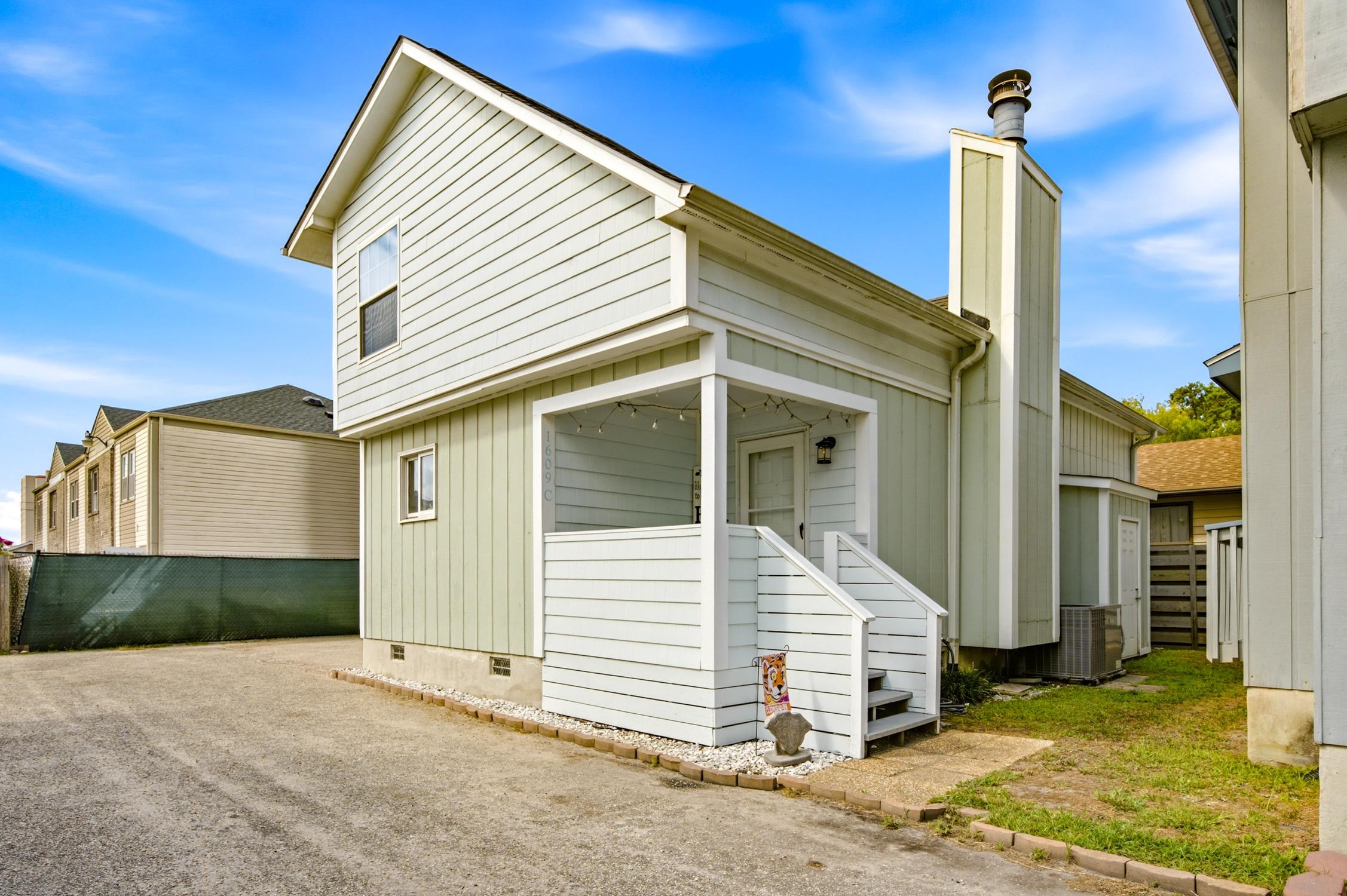 1609-C Edge Dr. — photo