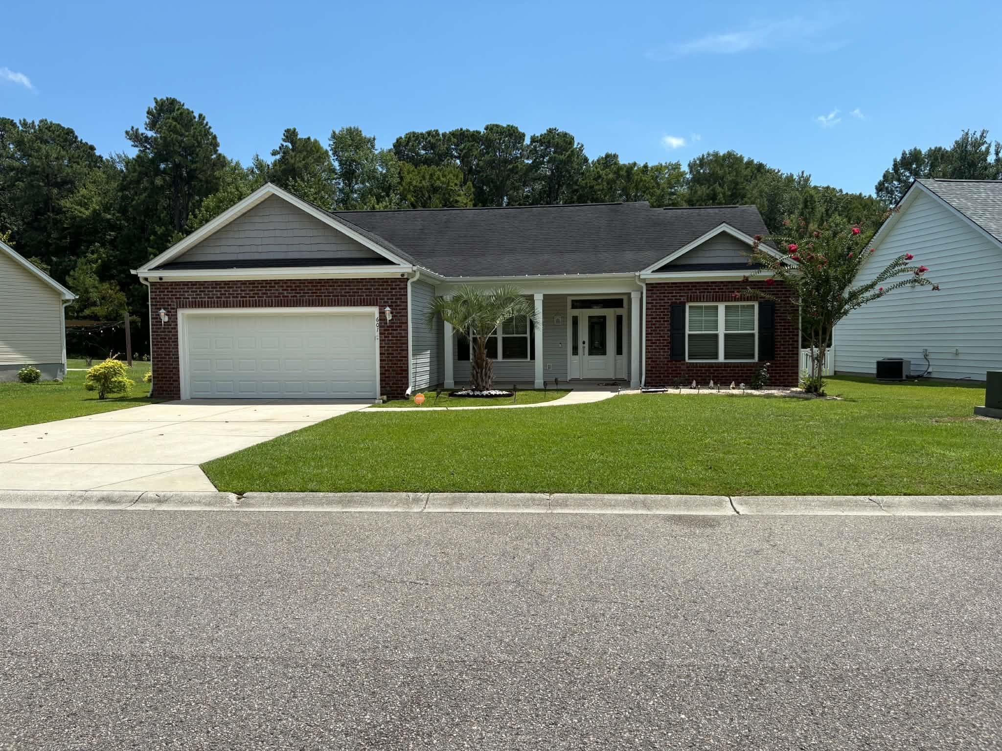 601 West Oak Circle Dr. — photo
