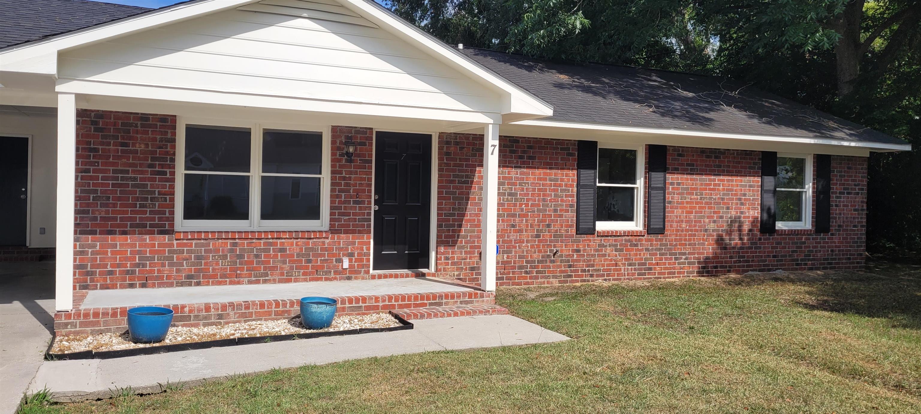 7 S Farr Ave. — photo