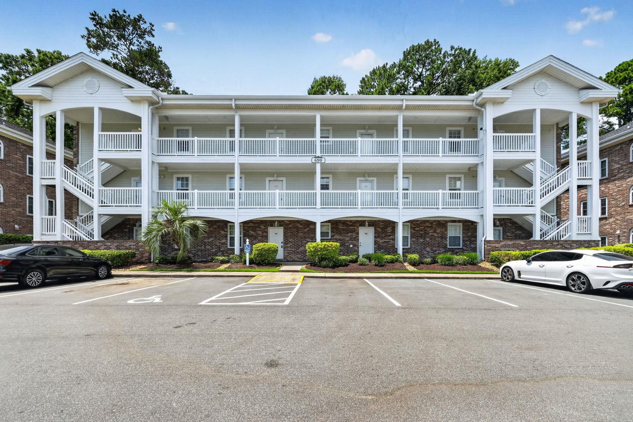 690 Riverwalk Dr. 201 — photo