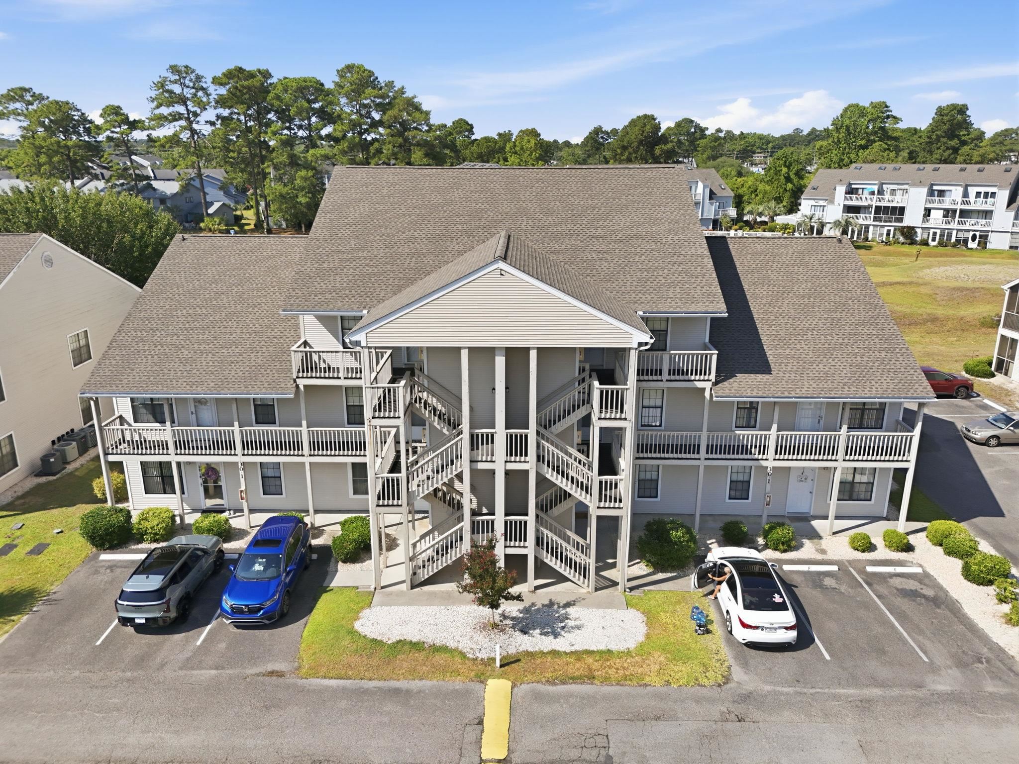 1095 W Plantation Dr. — photo