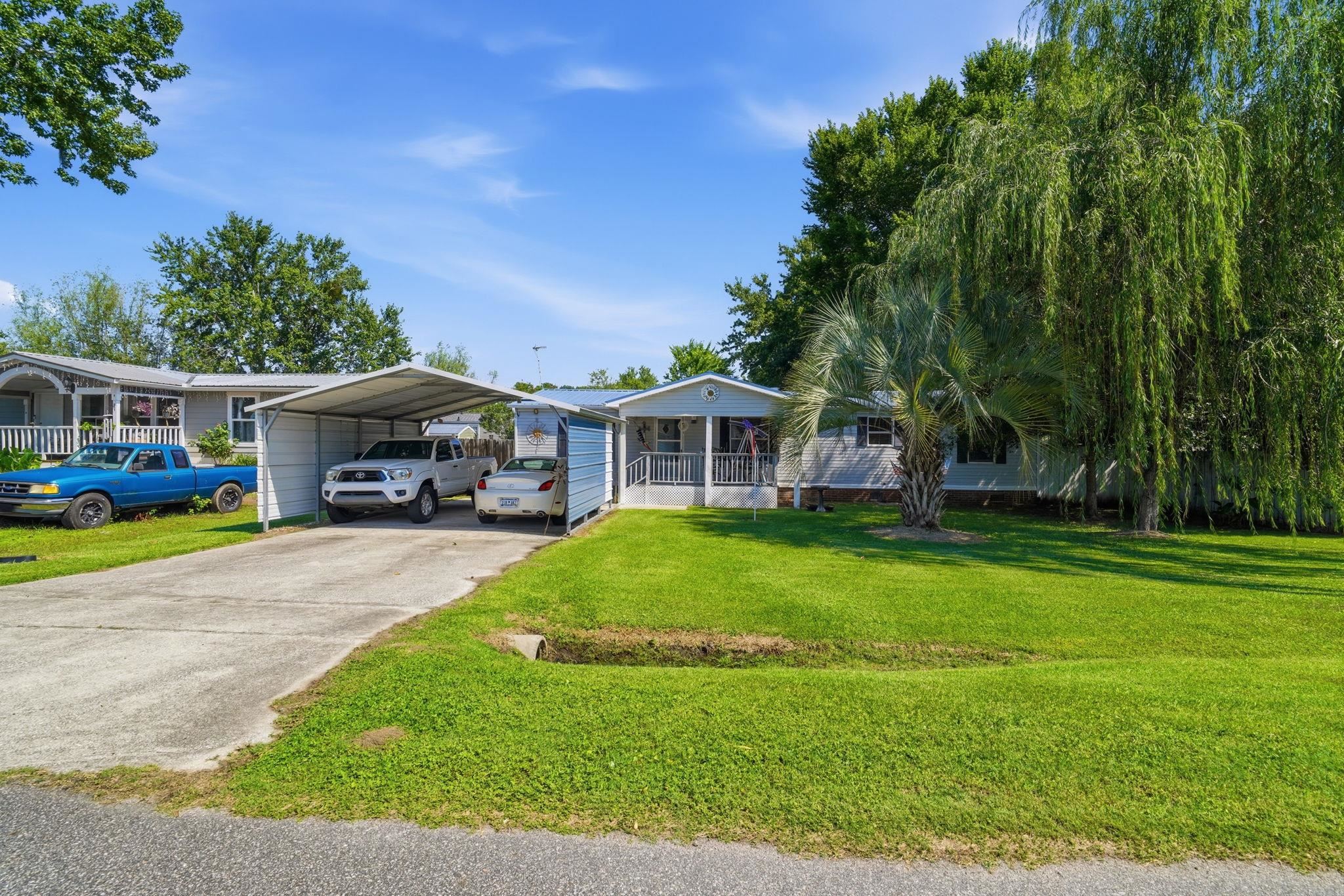 745 River Cliff Dr. — photo