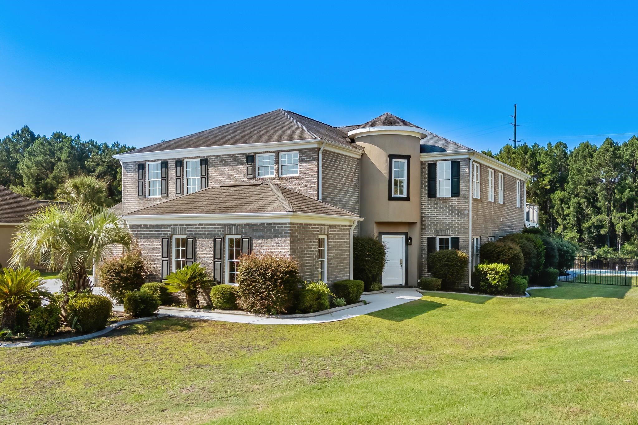 827 Oxbow Dr. — photo