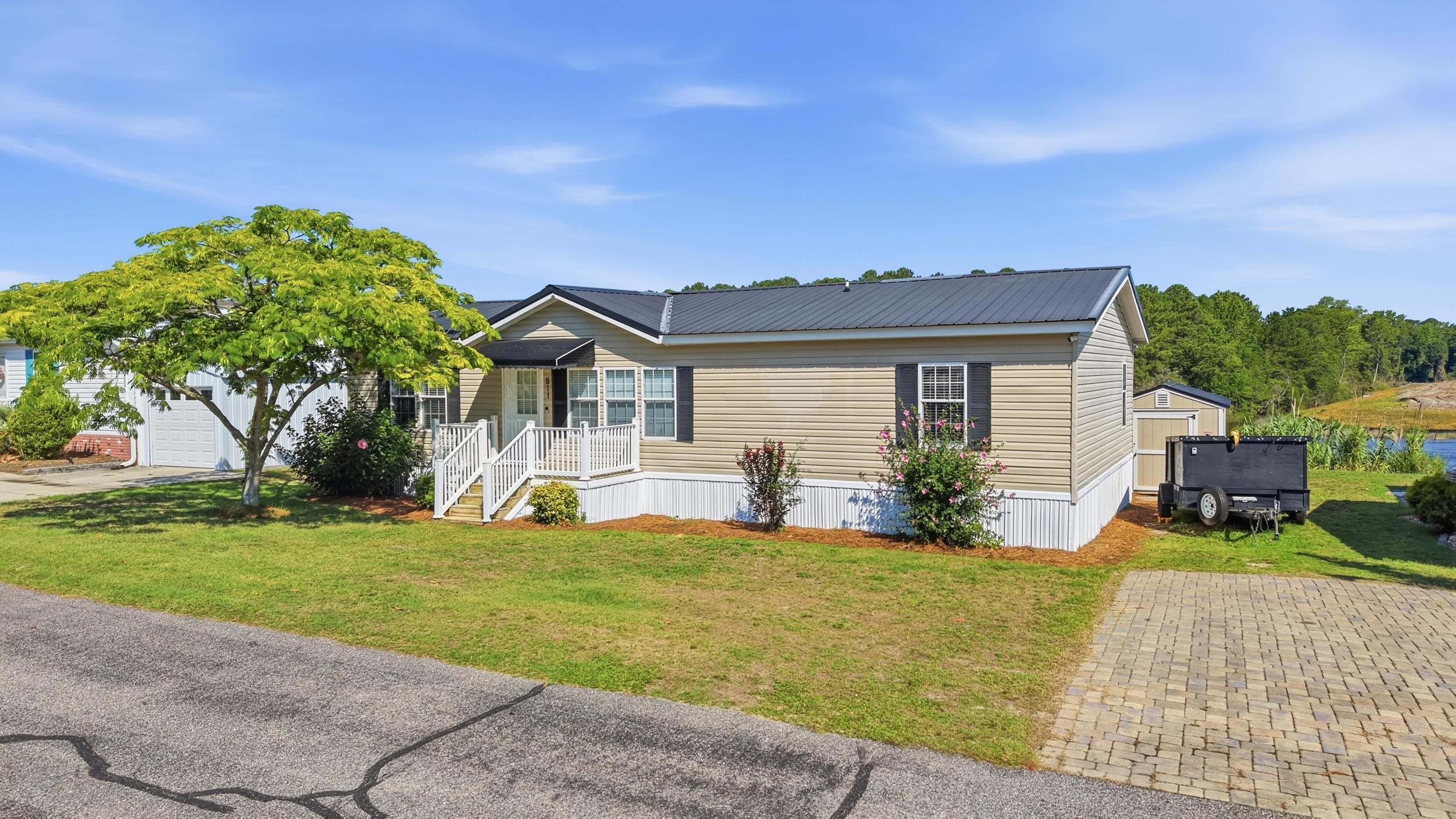 811 Waterway Dr. — photo