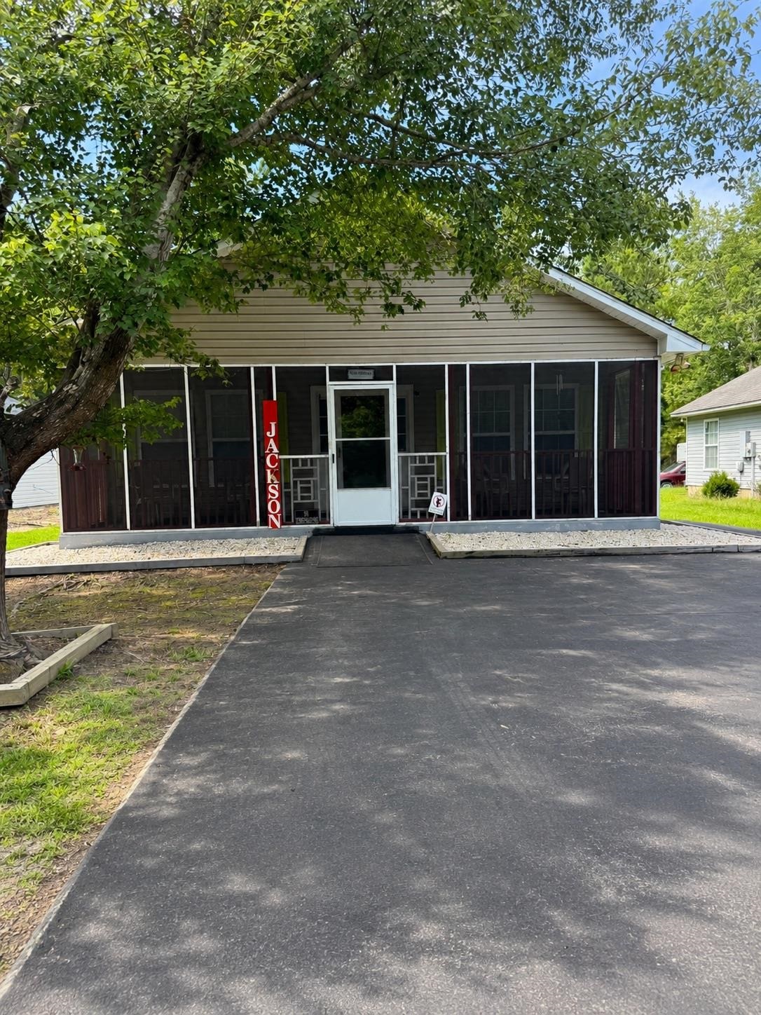97 Jacquelyn Dr. — photo