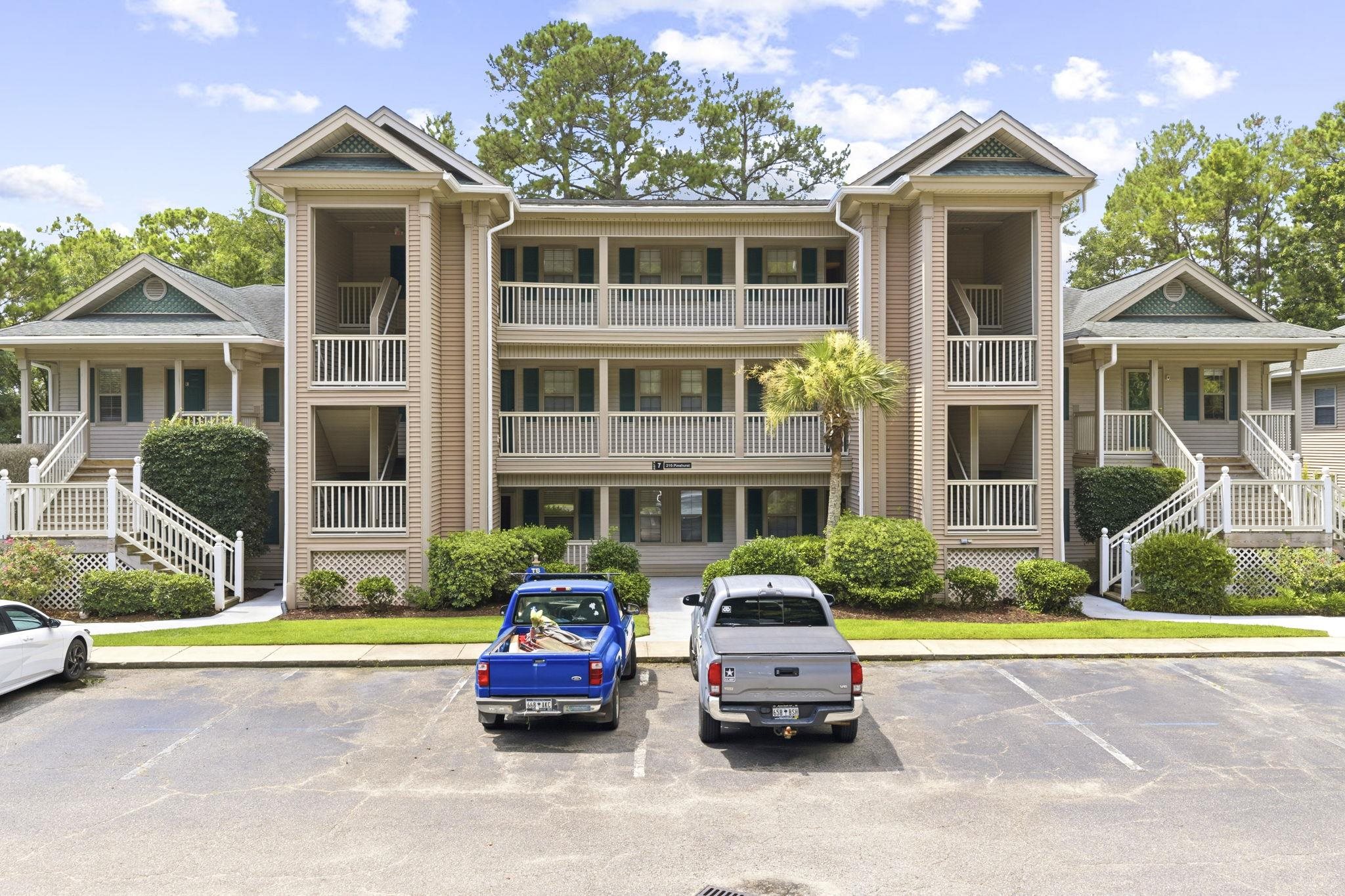 215 Pinehurst Ln. 7D — photo