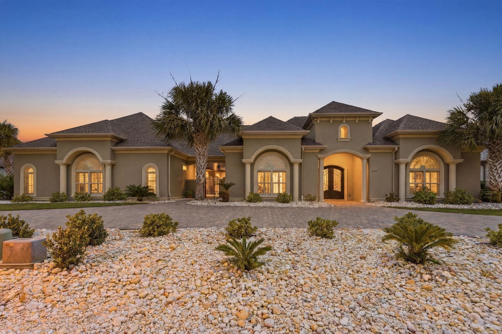 909 Bluffview Dr. — photo