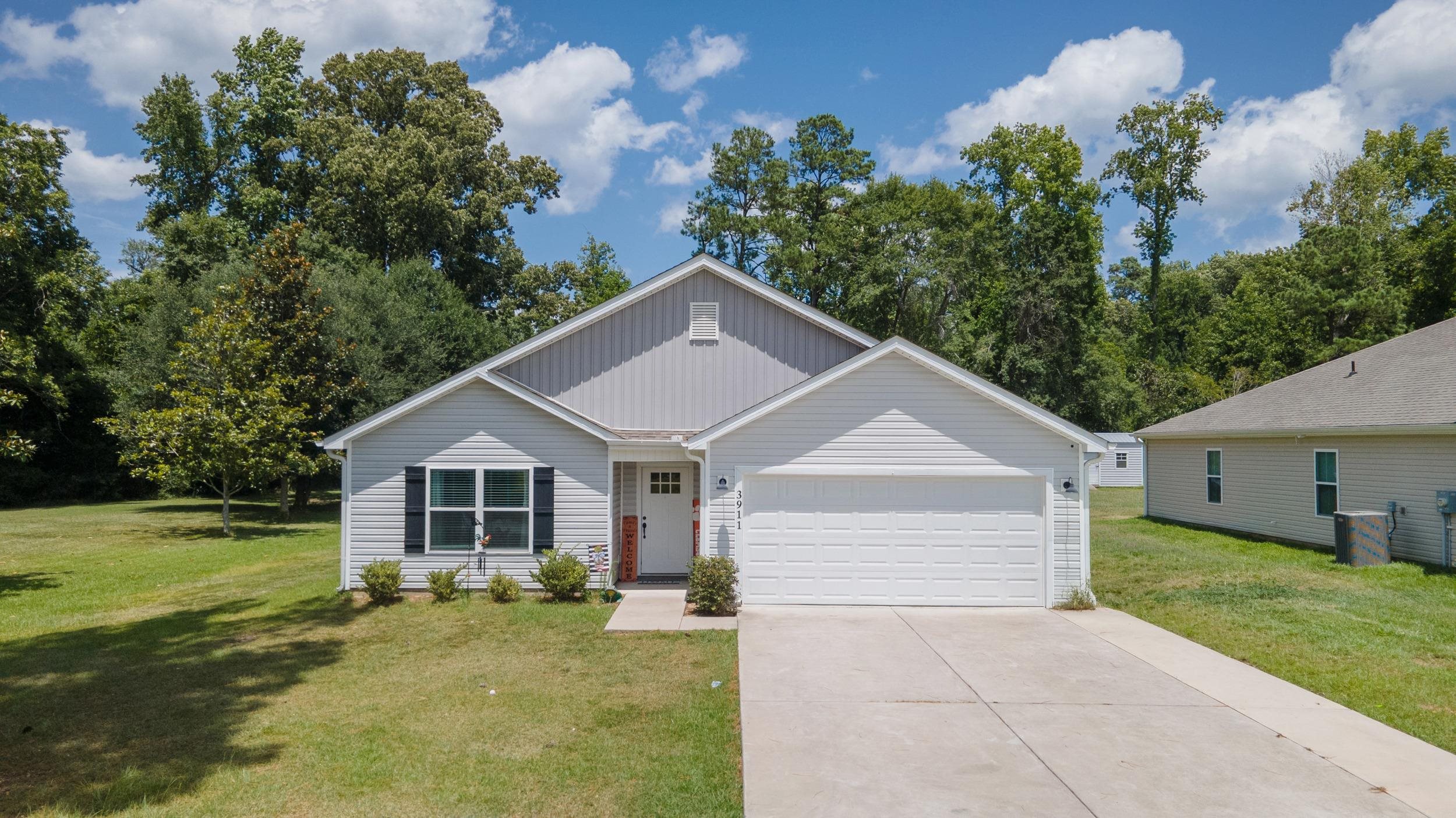 3911 Lake Dr. — photo