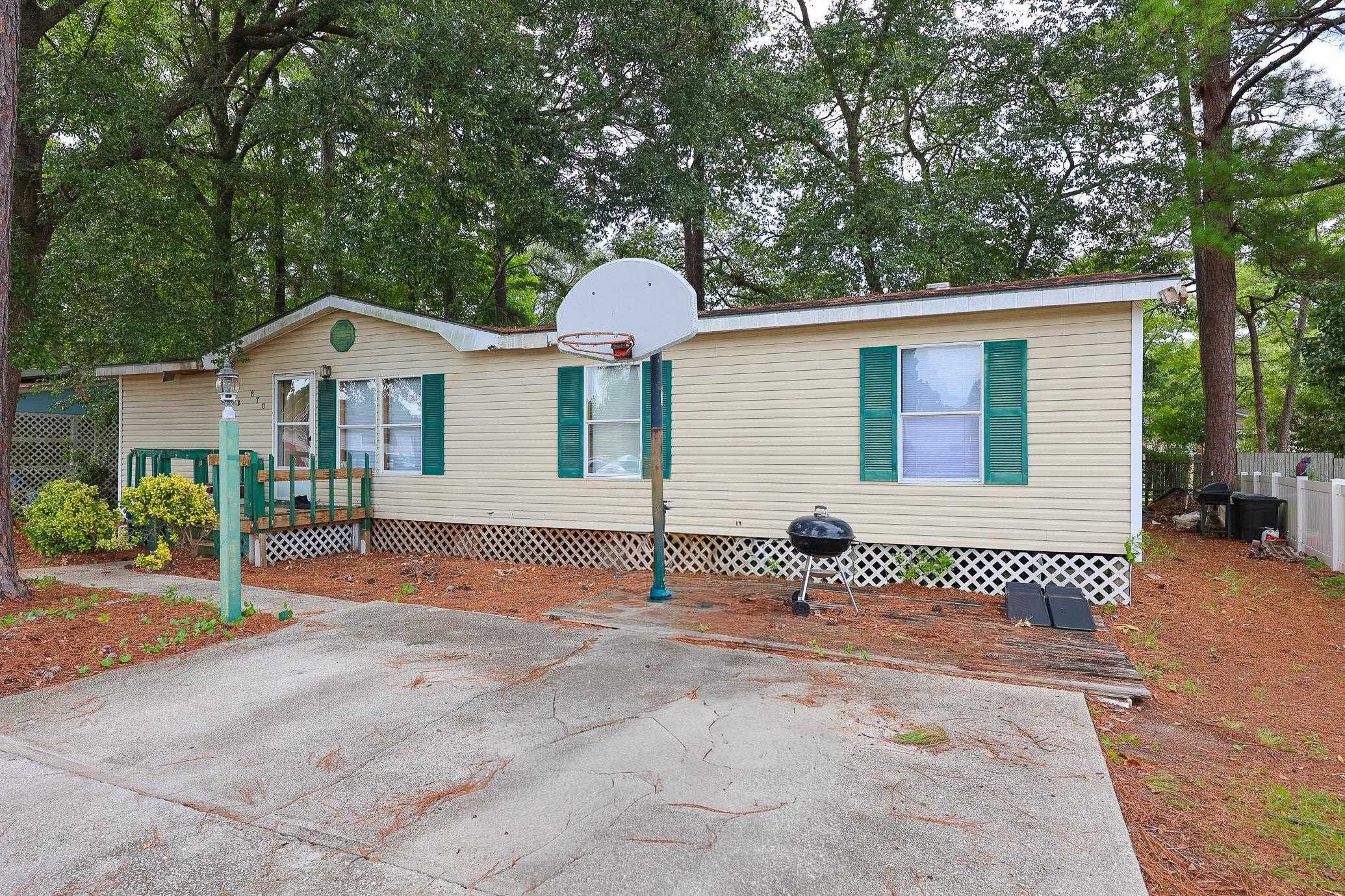 870 Pinetops Dr. — photo