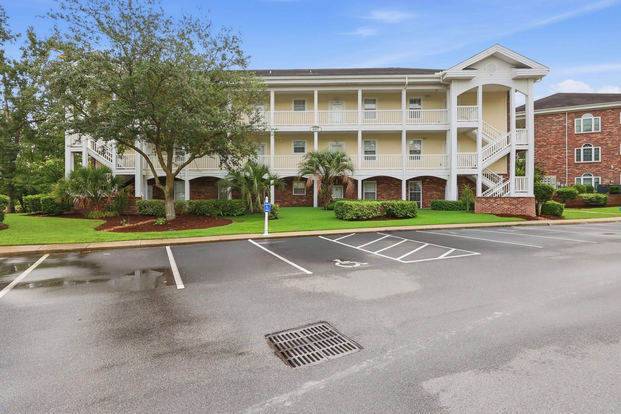 687 Riverwalk Dr. 102 — photo