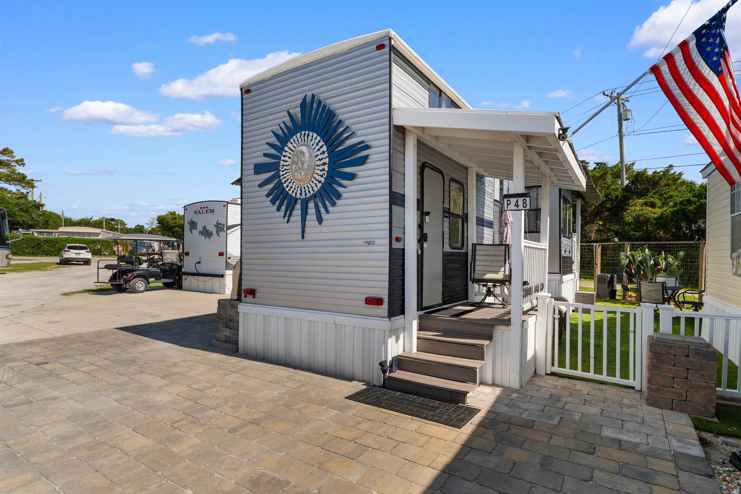 9700 Kings Rd. — photo