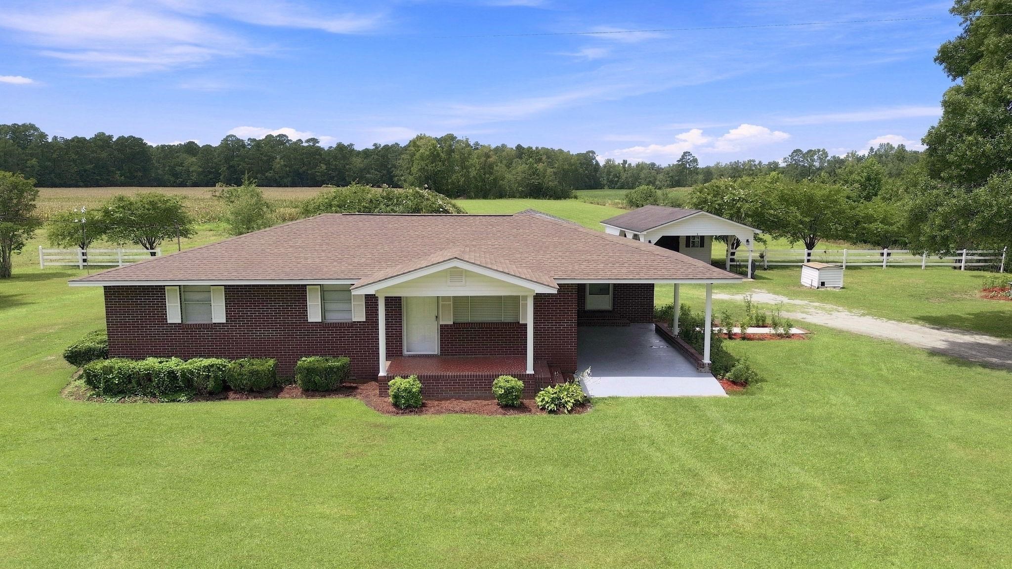 2101 Housand Loop — photo