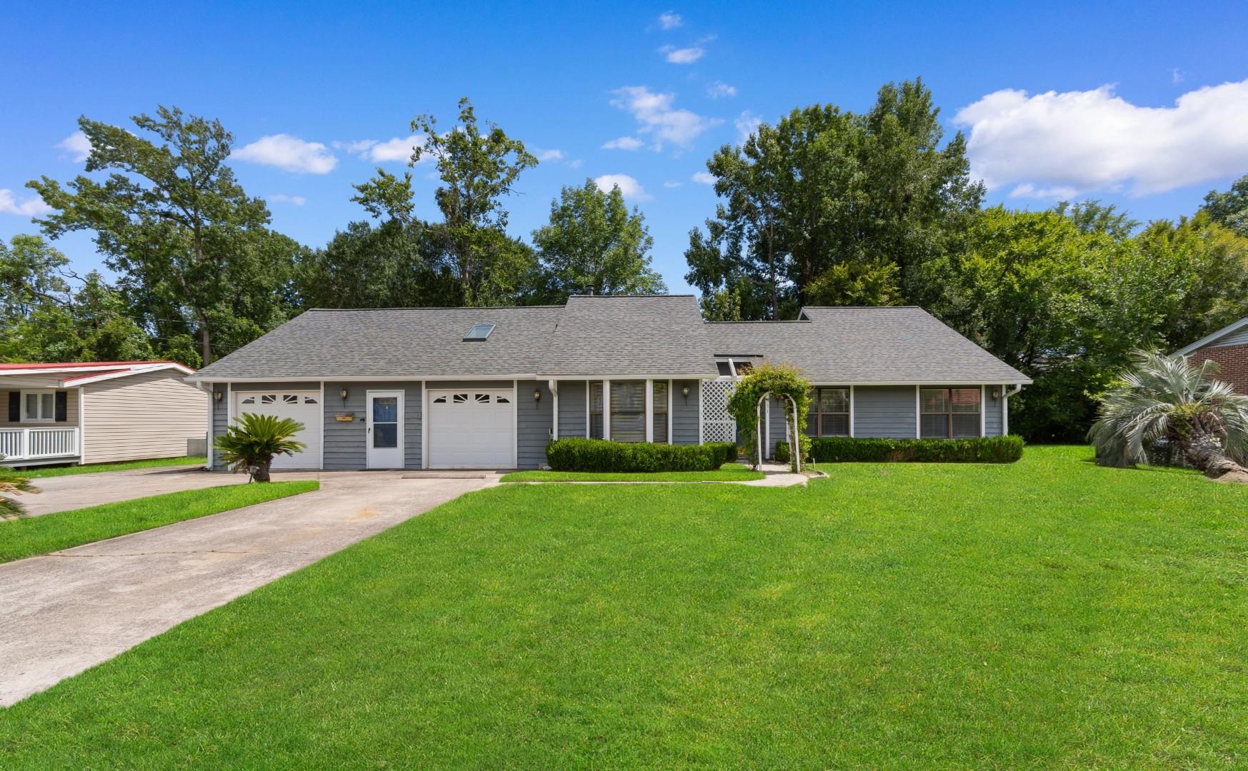331 Waterside Dr. — photo
