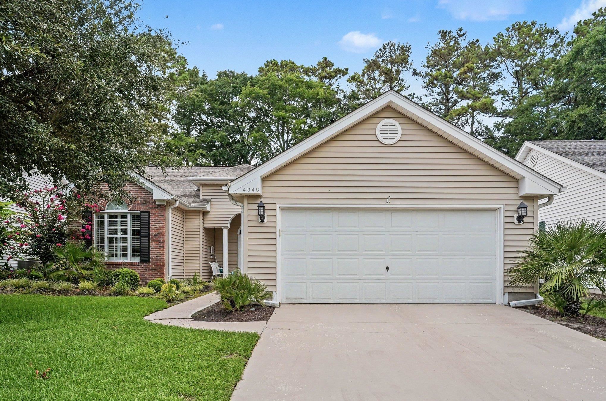 4345 Oakwood Circle — photo