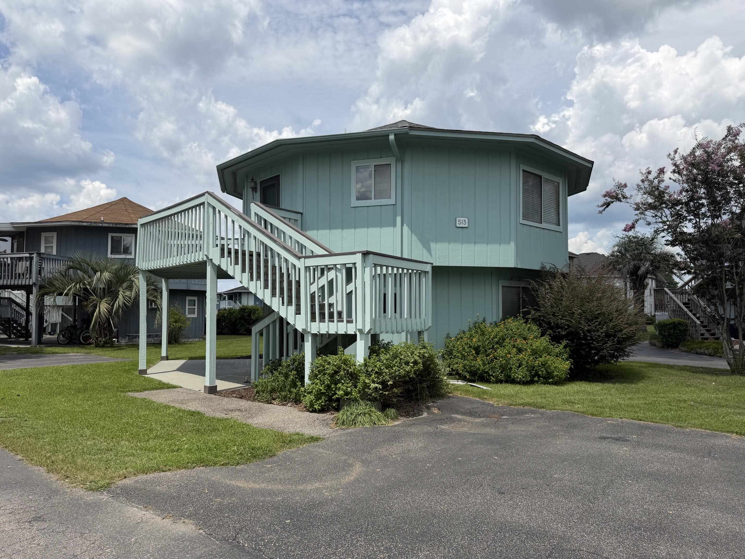 513 Tree Top Ln. — photo