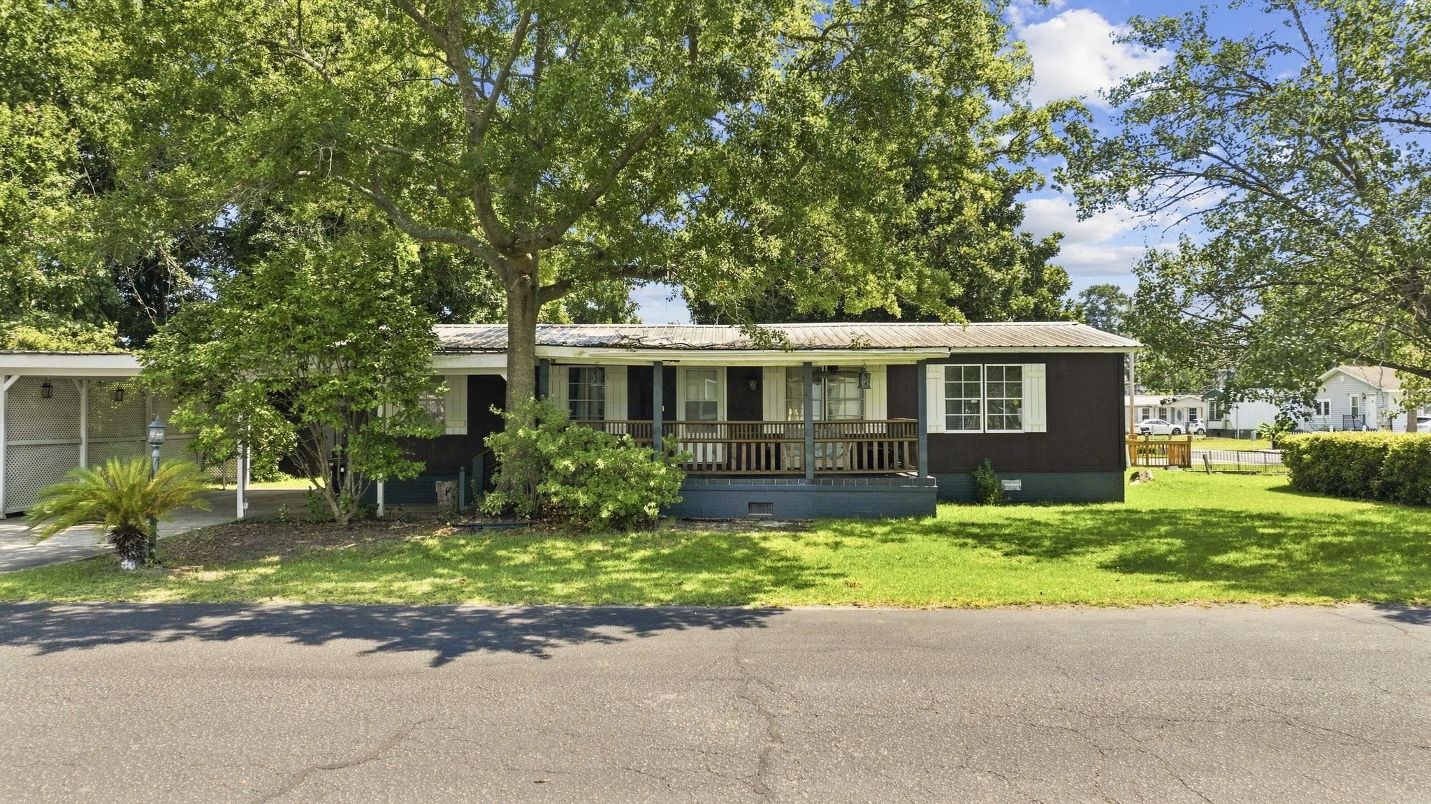 728 Garden Lake Dr. — photo