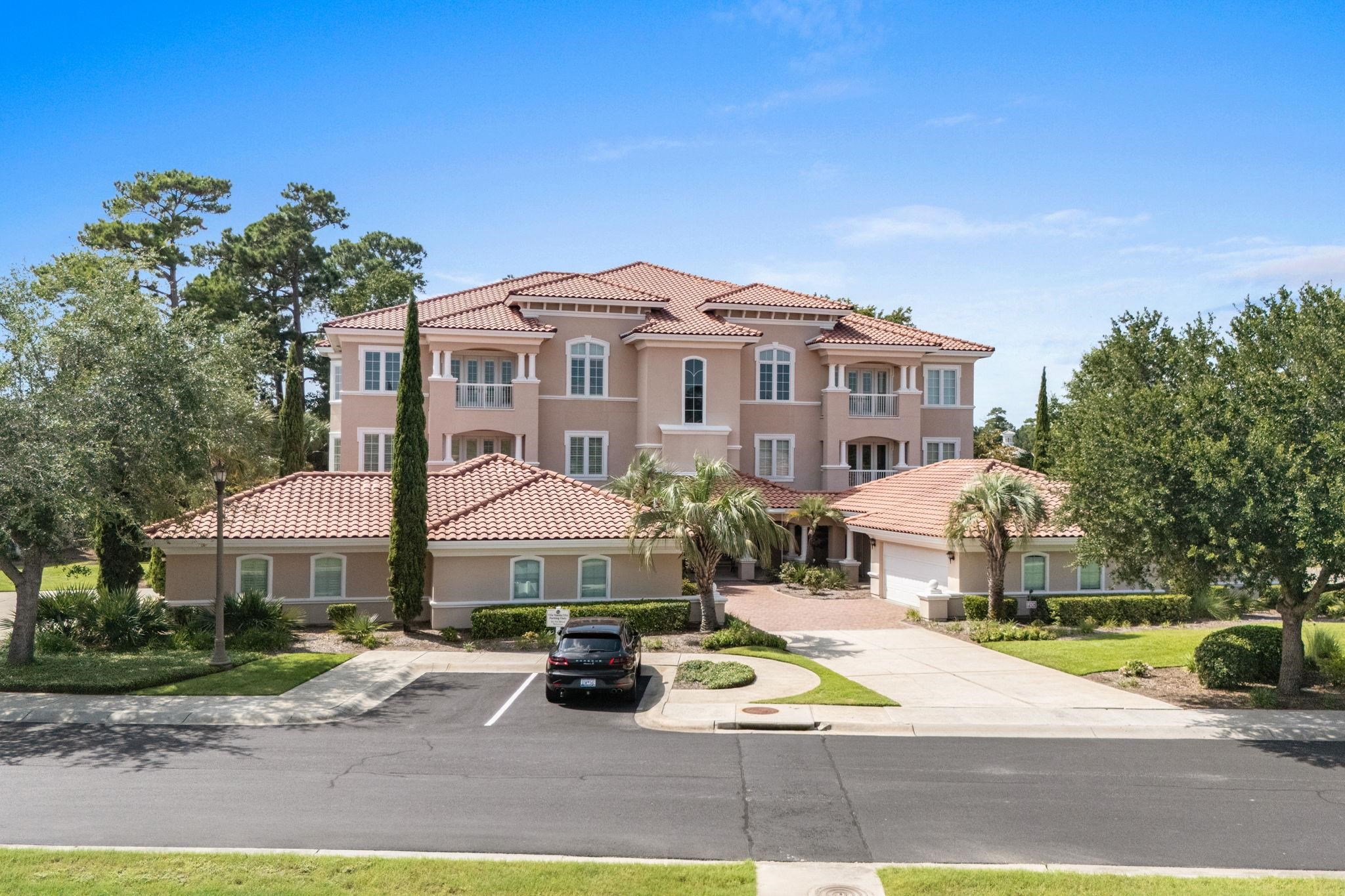 9147 Venezia Circle 301 — photo