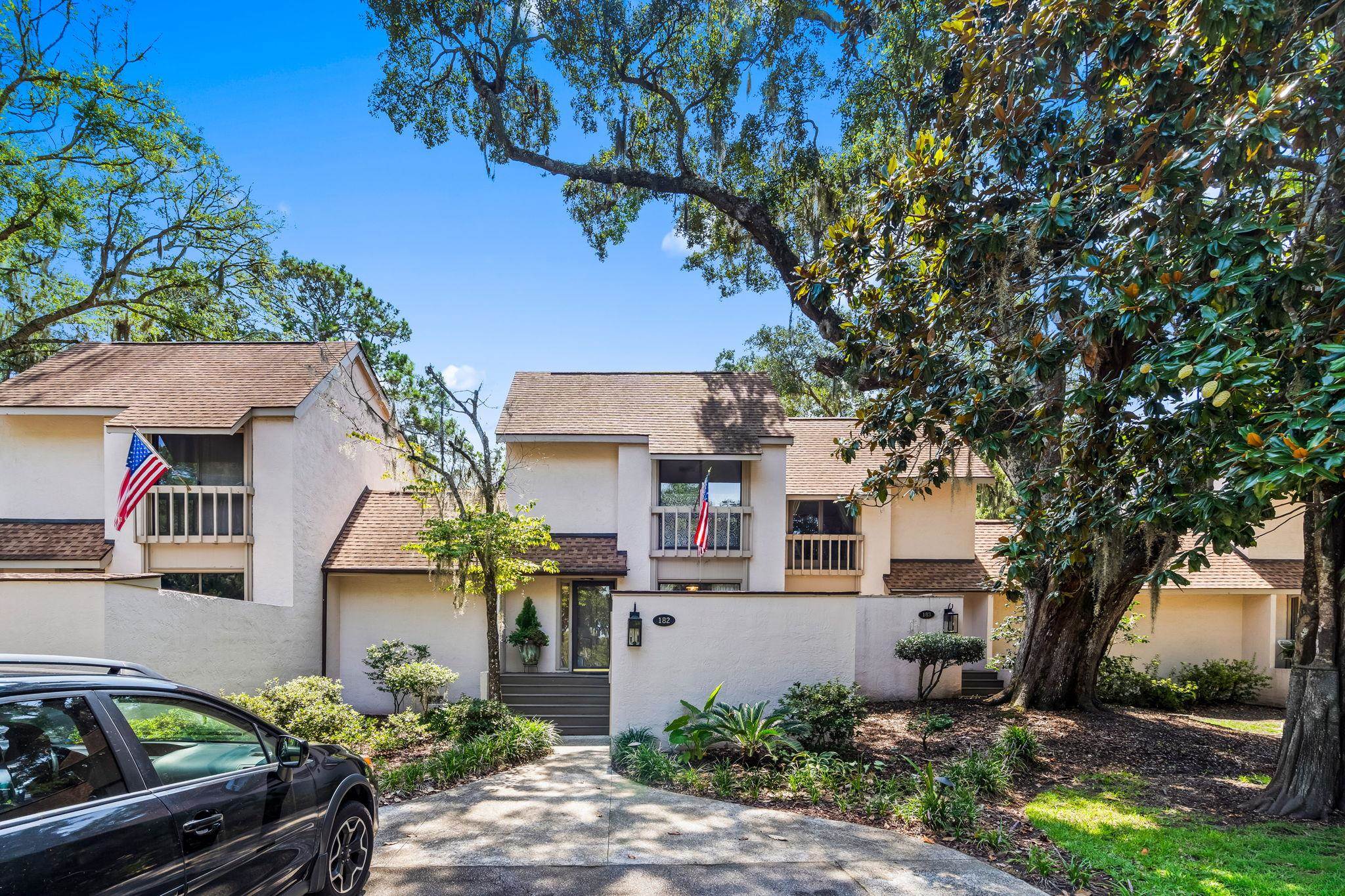 30 Peter Horry Ct. 182 — photo