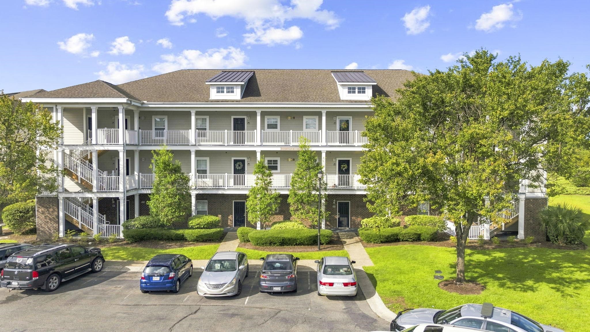 216 Castle Dr. 1389 — photo