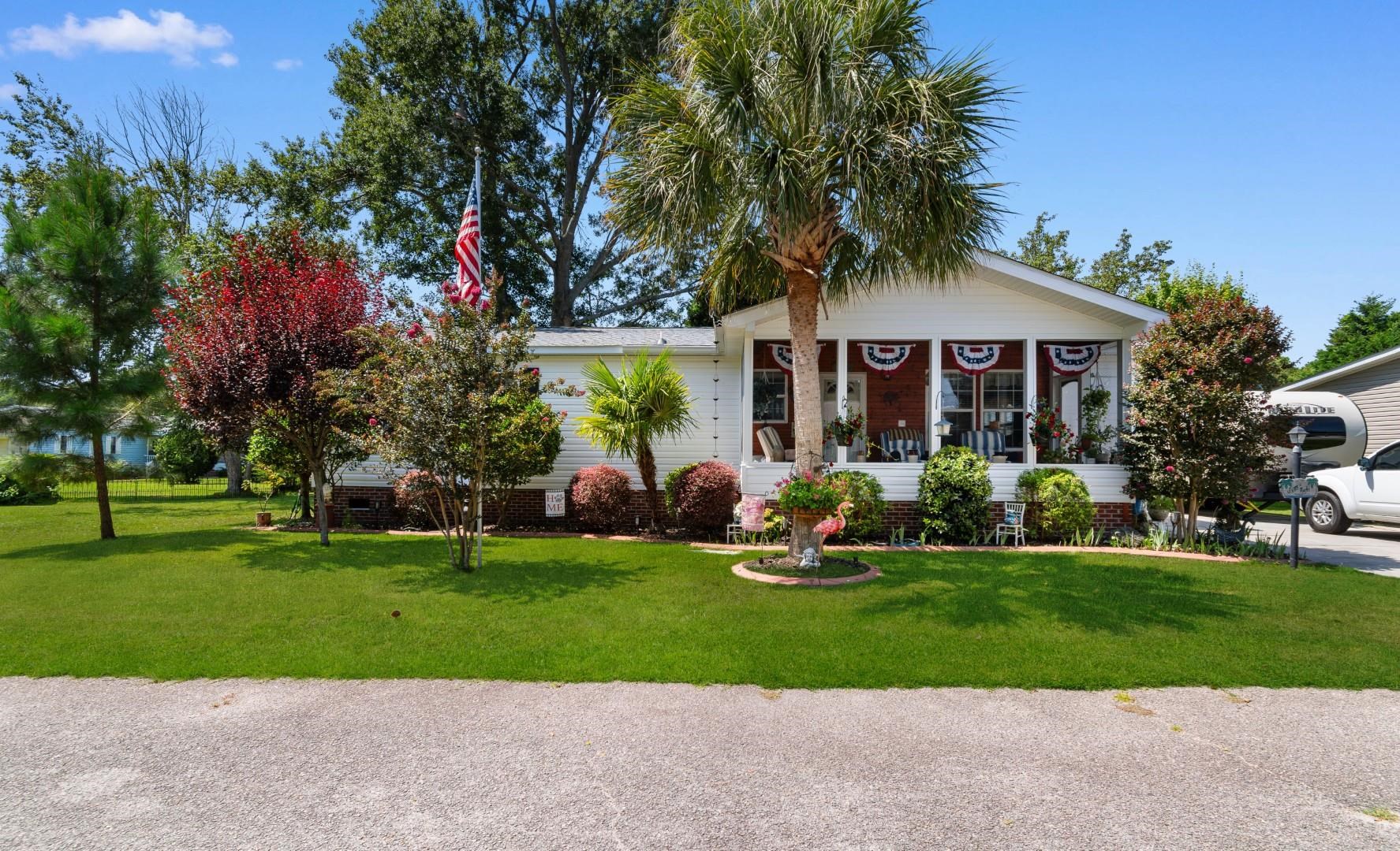 1649 Perry Circle — photo