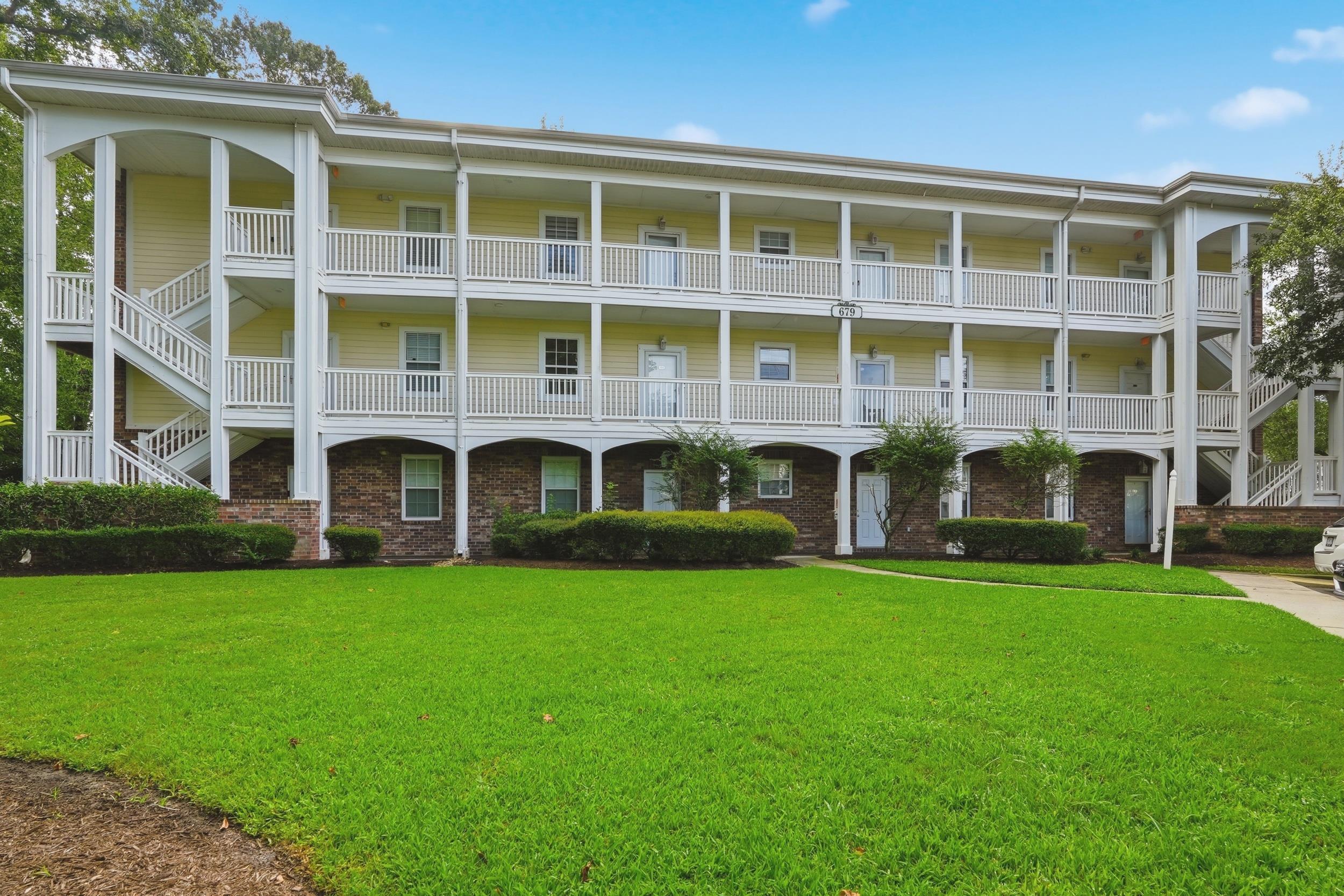 679 Riverwalk Dr. 302 — photo