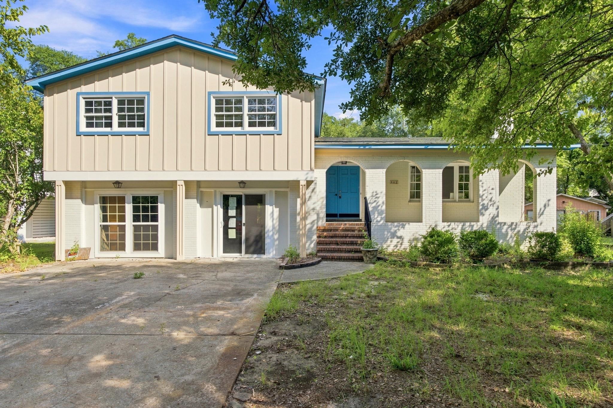 462 Lakeshore Dr. — photo