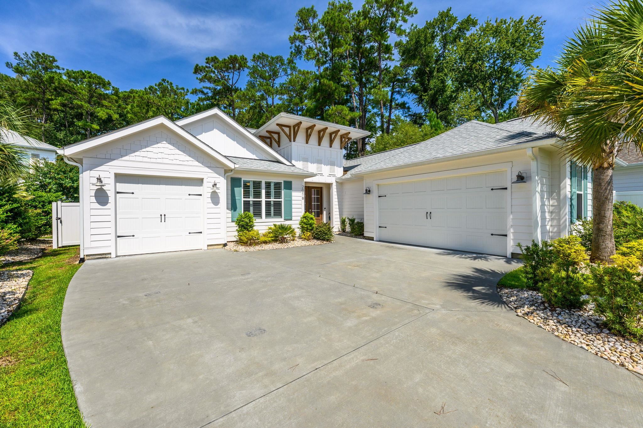 2016 Manor Parc Dr — photo