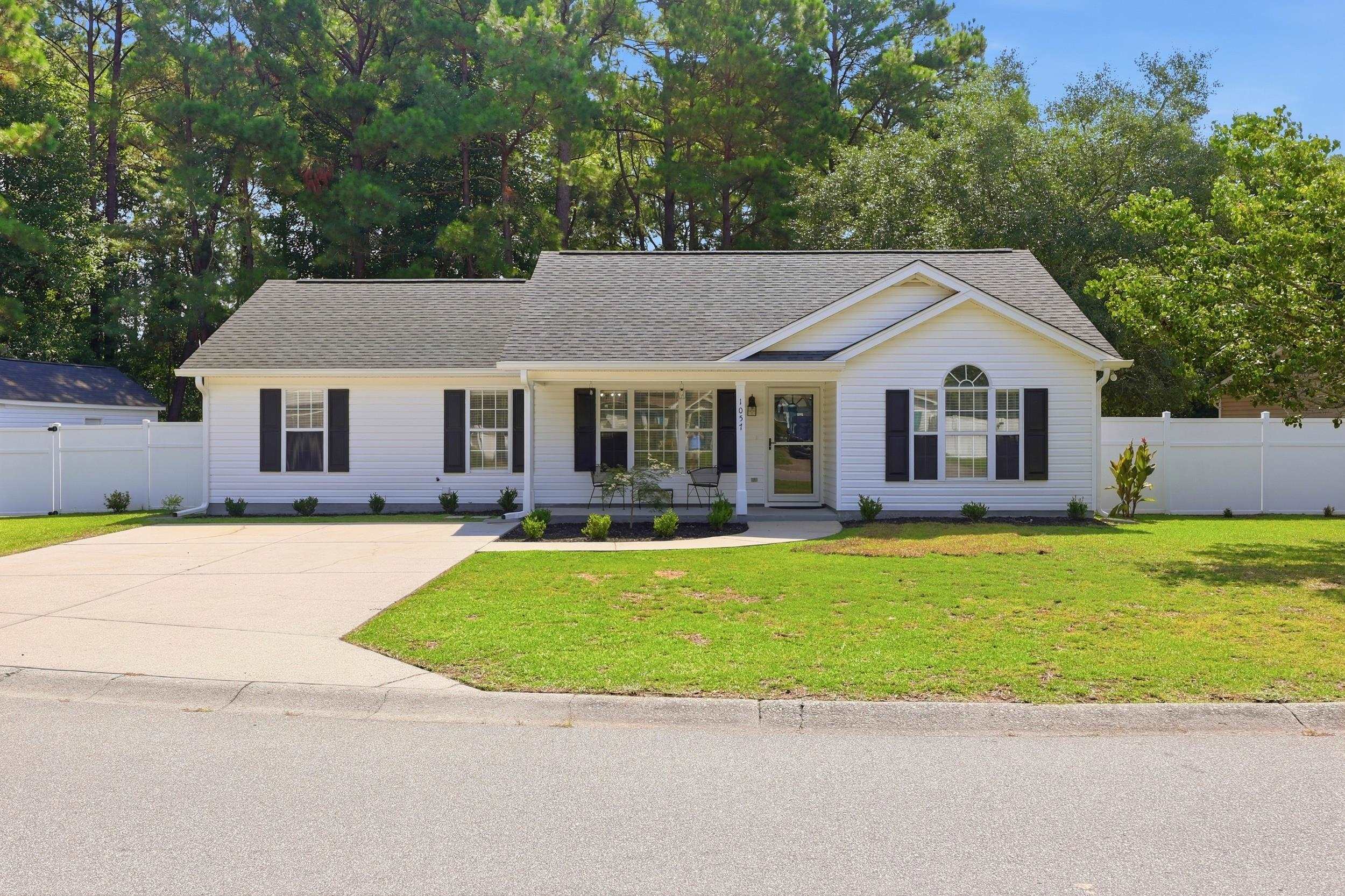 1057 Courtyard Dr. — photo