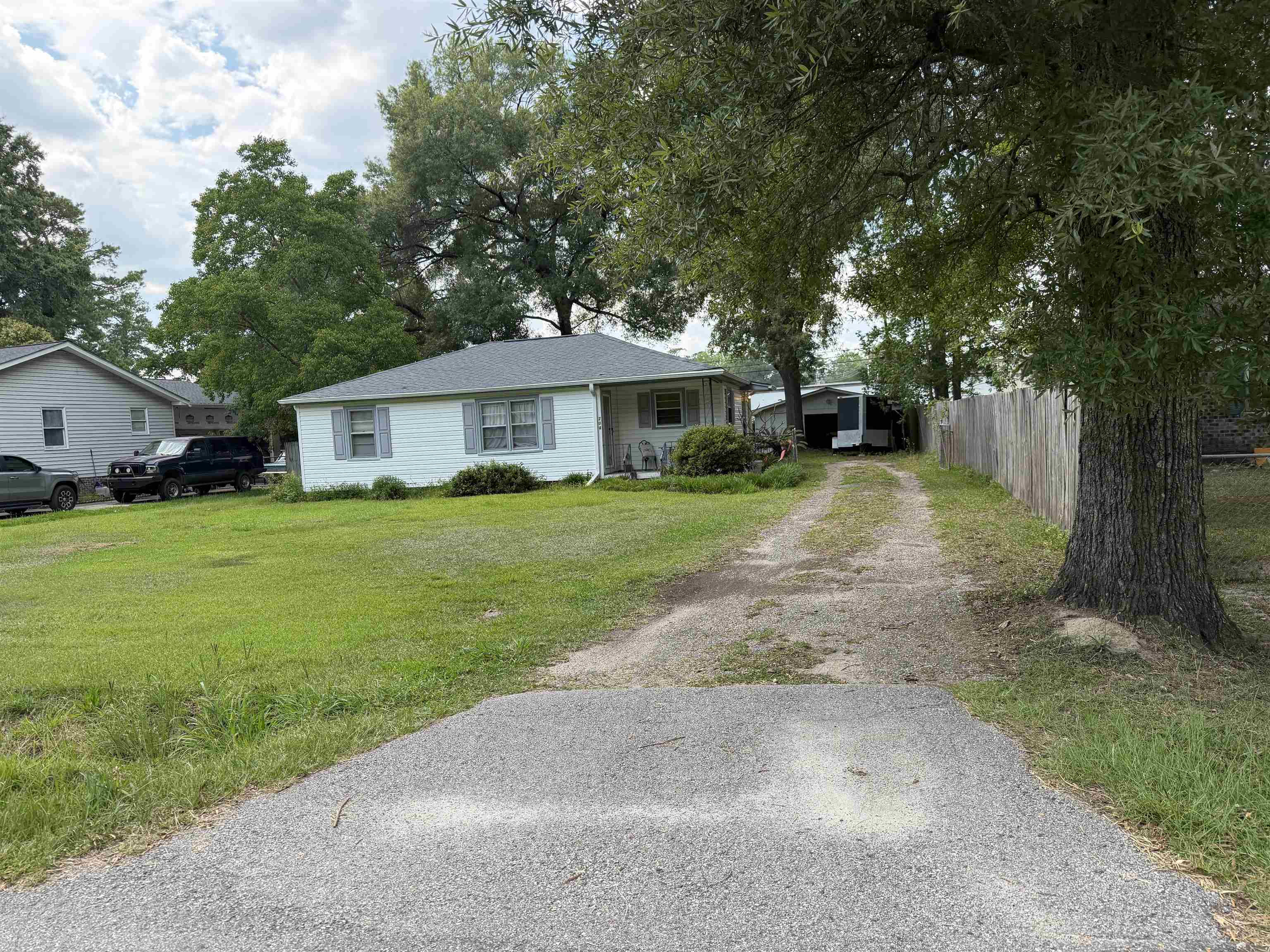 704 15th Court — photo