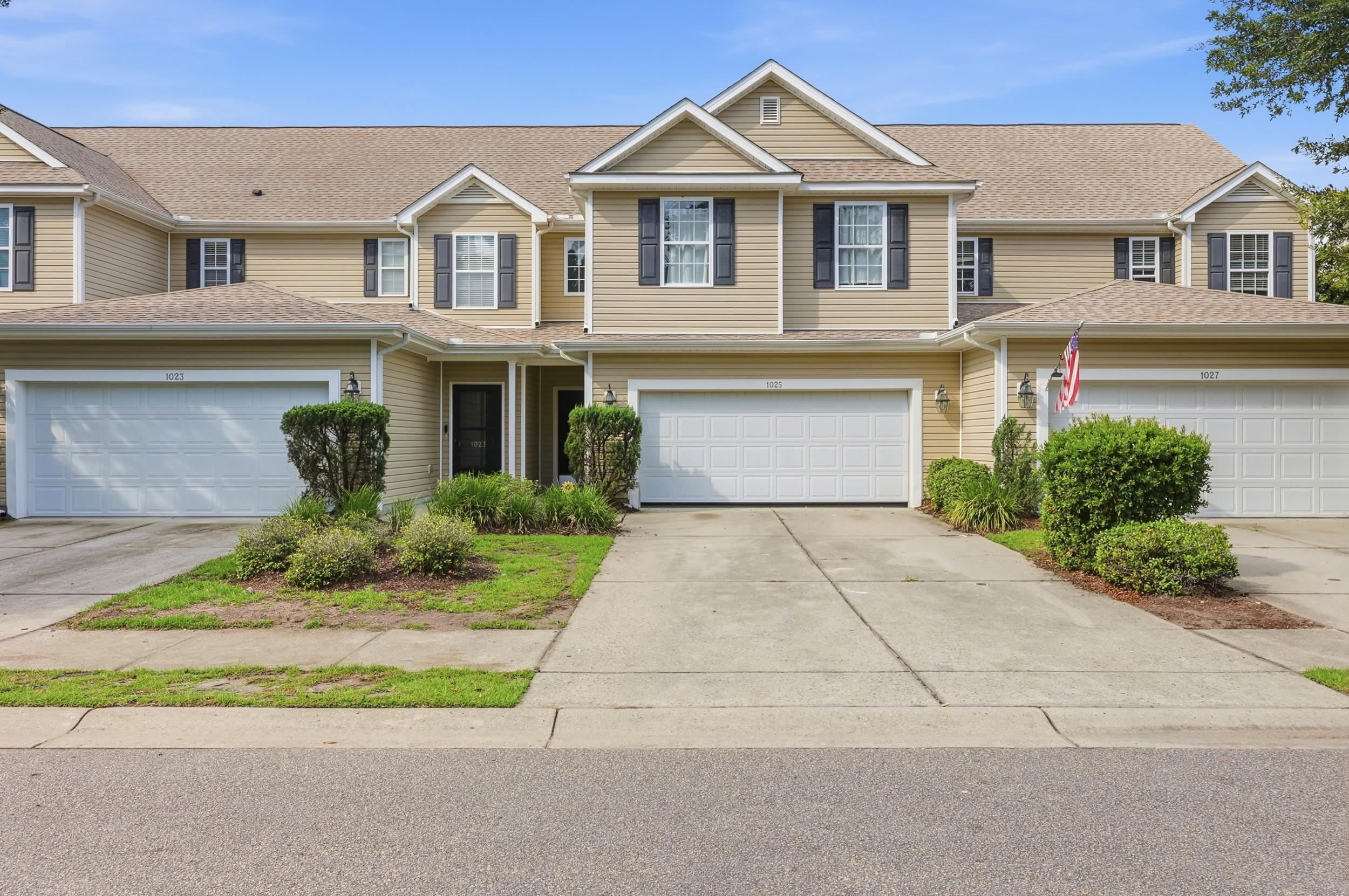1025 Fairway Ln. — photo