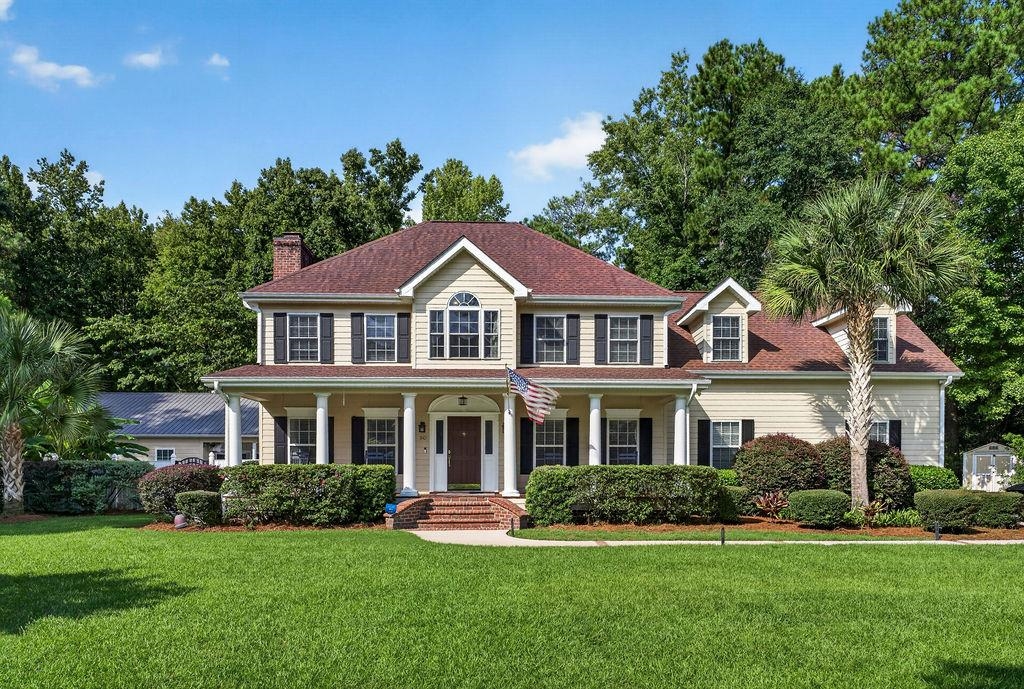 810 River Oaks Circle — photo