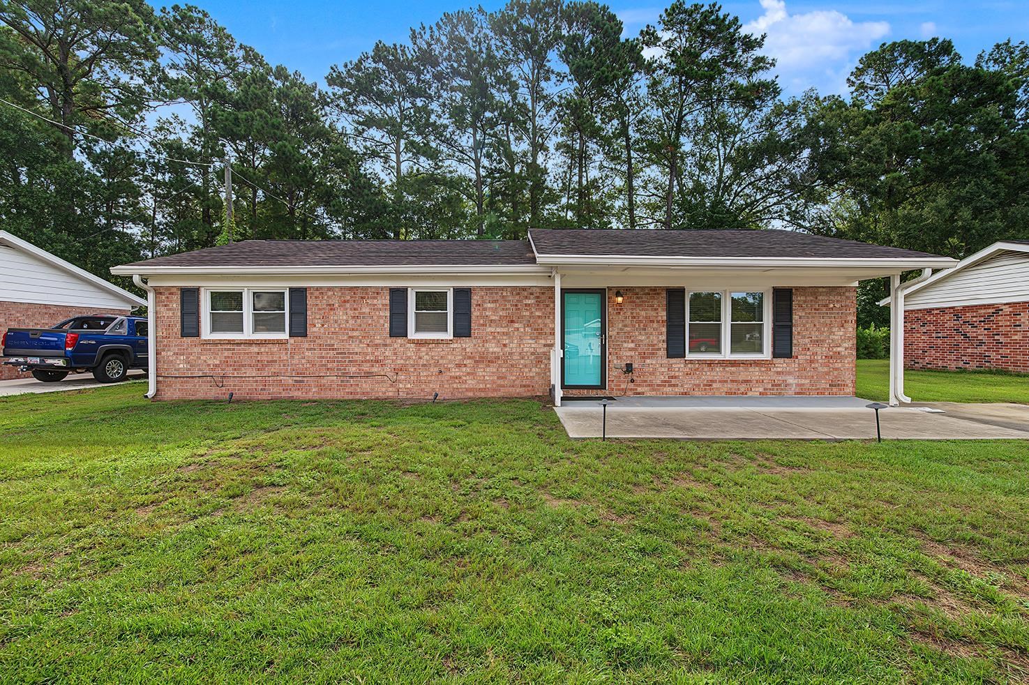 5660 Dogwood Circle — photo