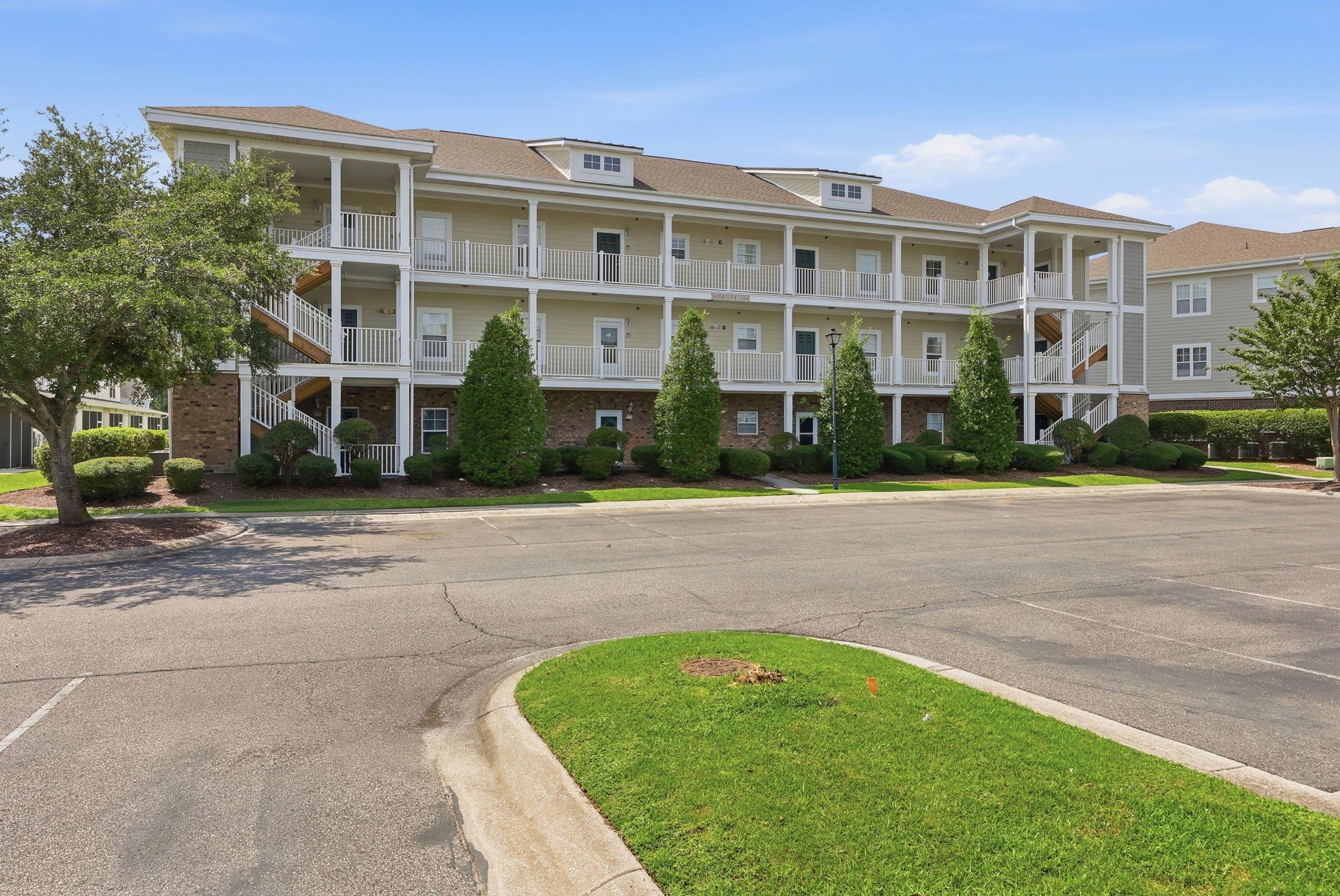 224 Castle Dr. 1404 — photo